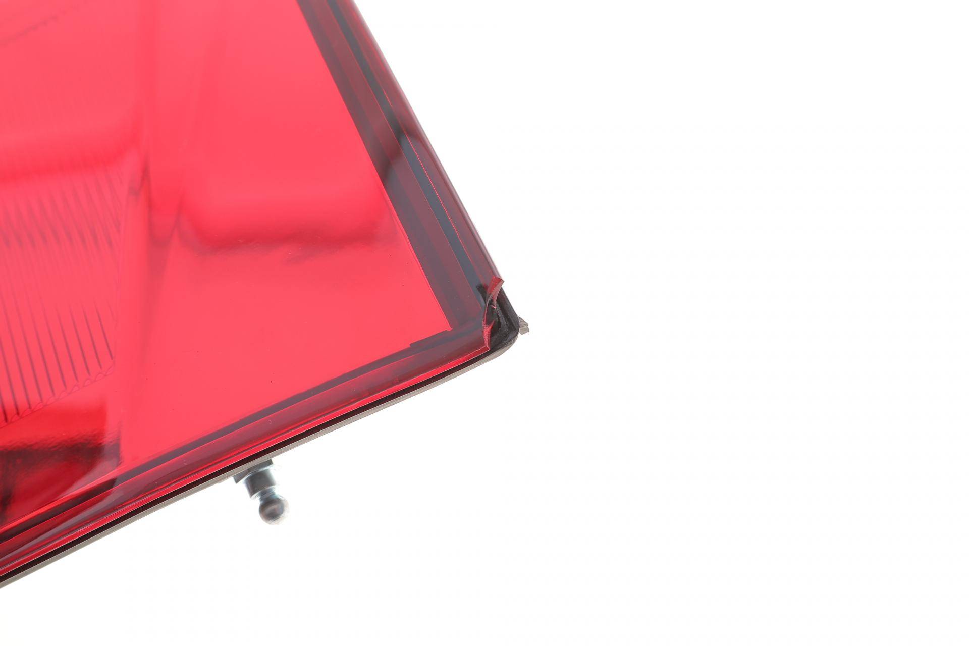 Ліхтар задній VW Crafter 17- (R)(незначне пошкодження)