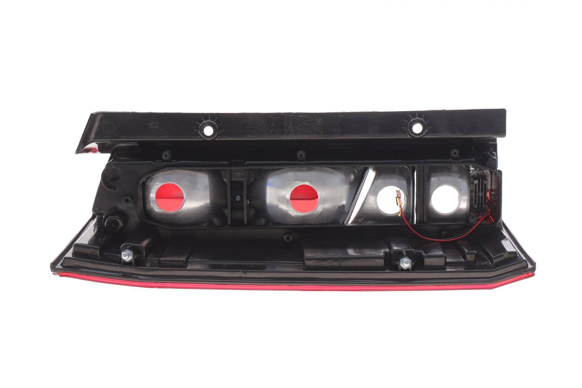 Ліхтар задній VW Crafter 17- (R)(незначне пошкодження)