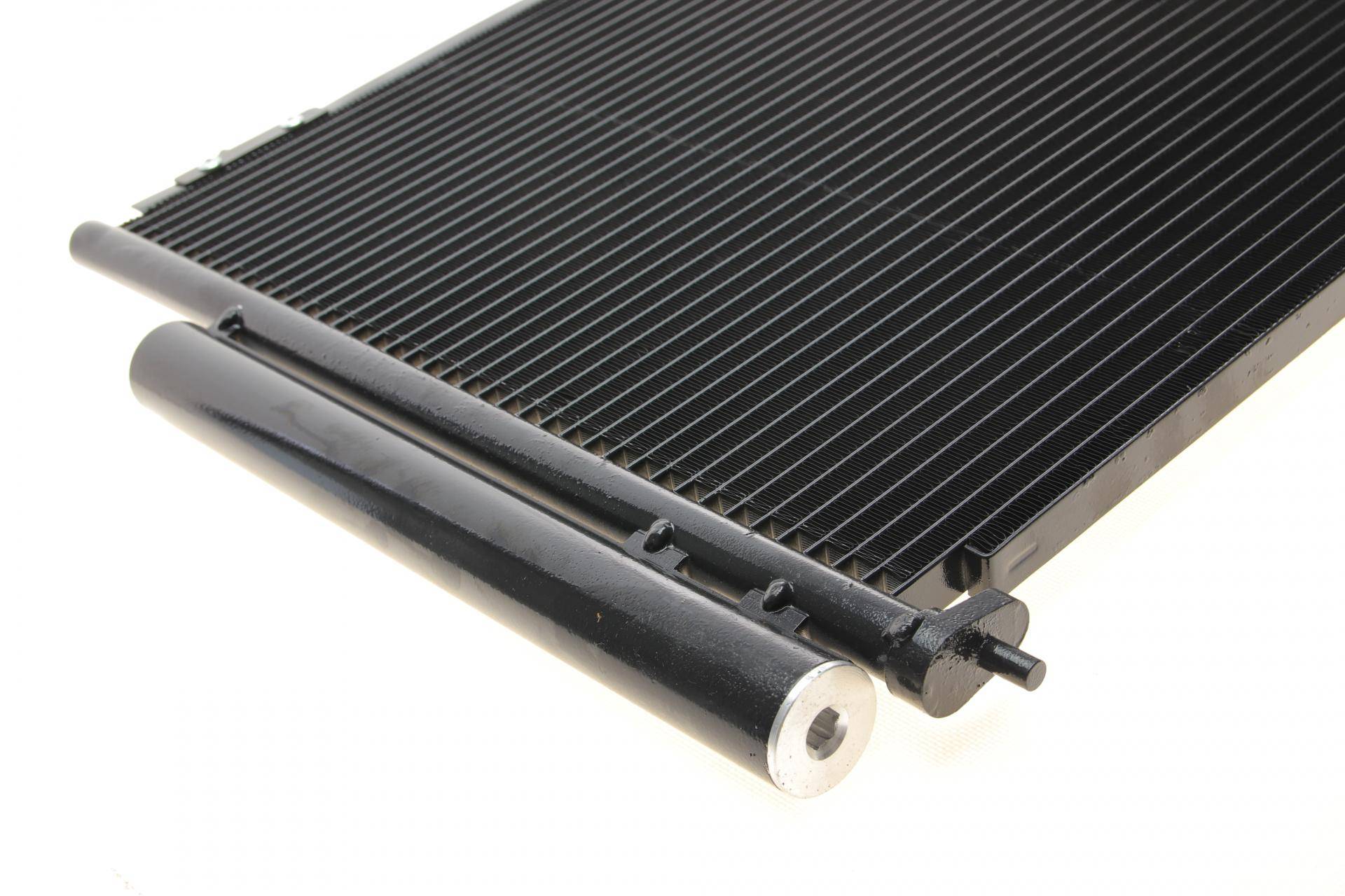 Радіатор кондиціонера (з осушувачем) Toyota Rav4 2.0/2.2D/2.5 12-