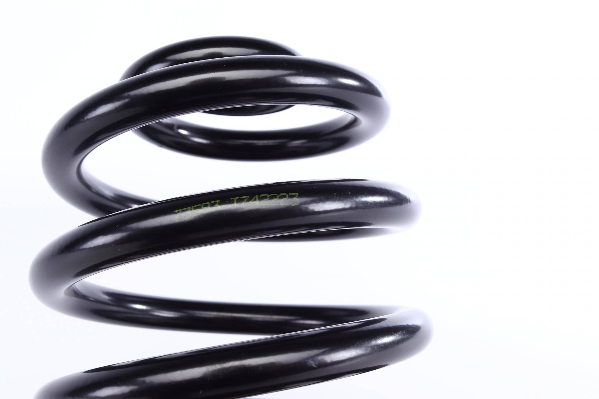 Пружина (задня) BMW 3 (E36) 316i/318i/tds/320i/323i/325tds/328i 95-99 (універсал) (з пост.діам.)