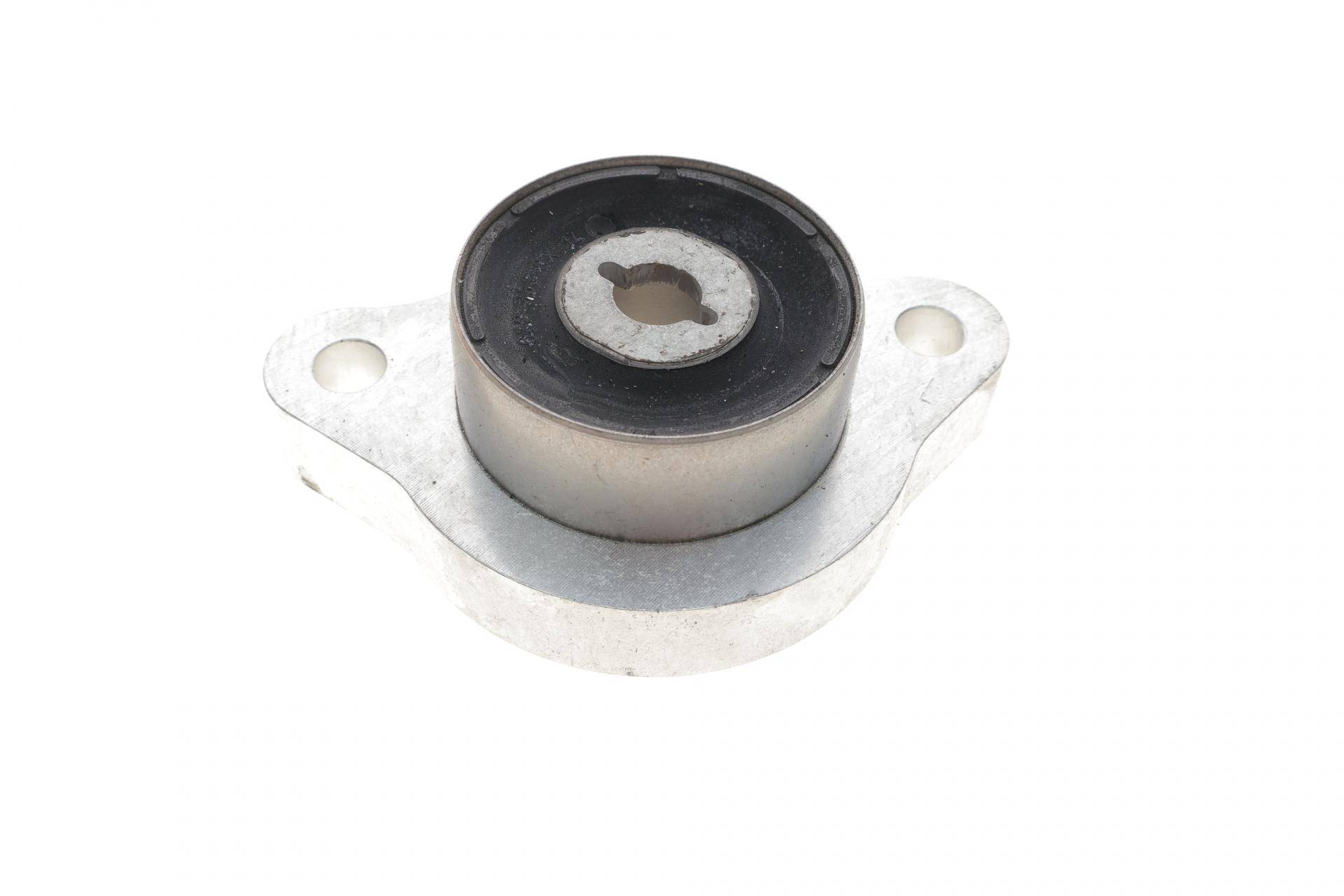 Сайлентблок важеля (переднього/спереду) MB Vito (W639) 11-14 (L) (з кронштейном)