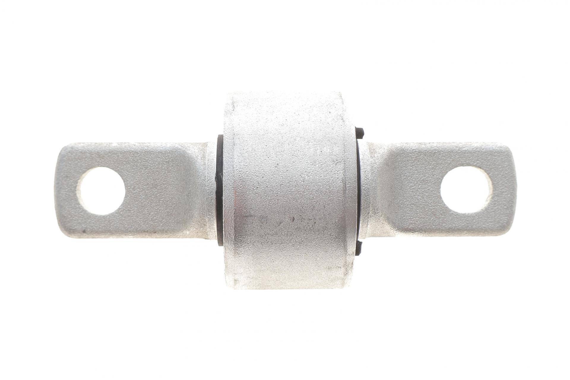 Сайлентблок важеля (переднього/знизу) Tesla Model 3 17-