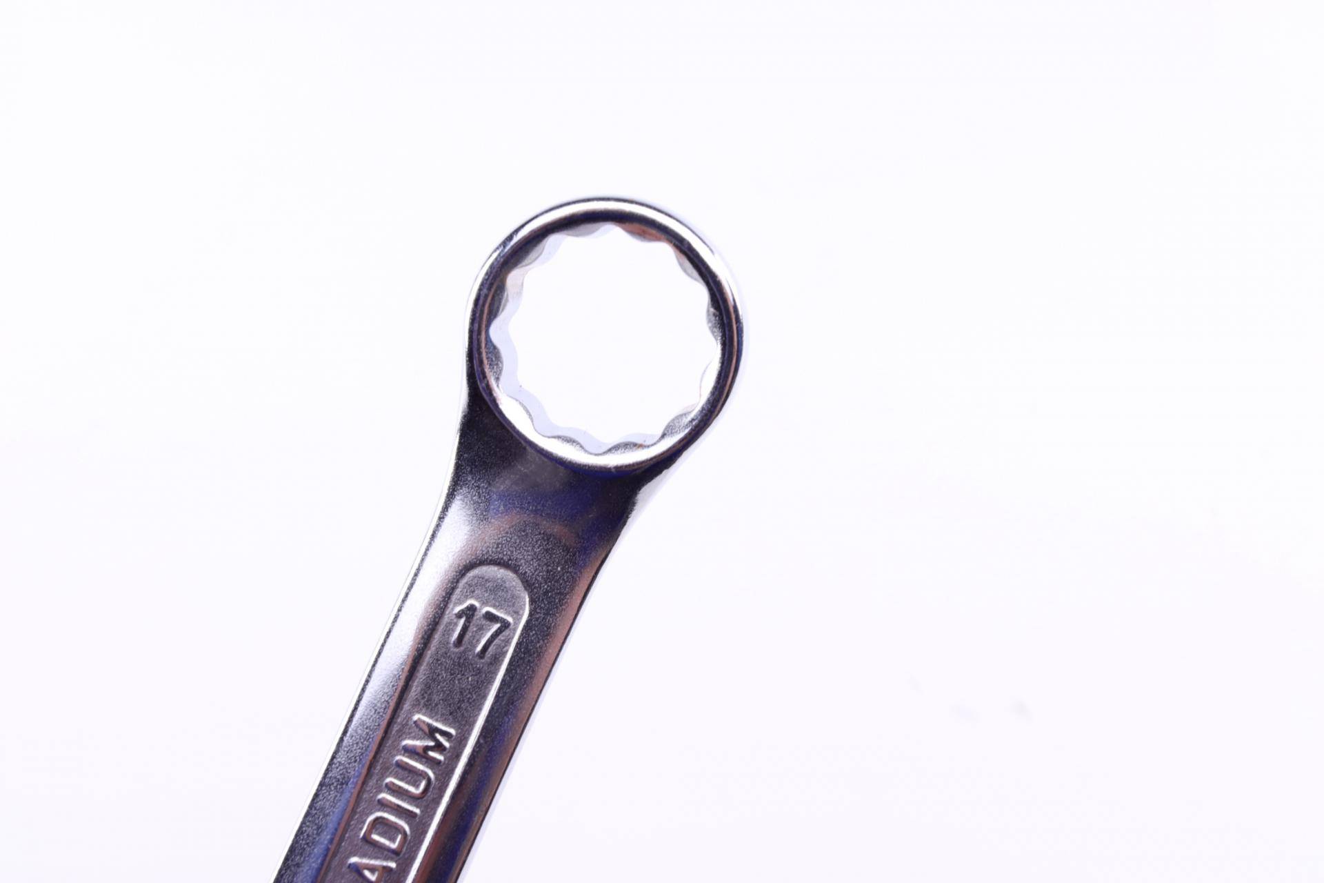 Ключ ріжково-накидний 17 мм L-210 мм