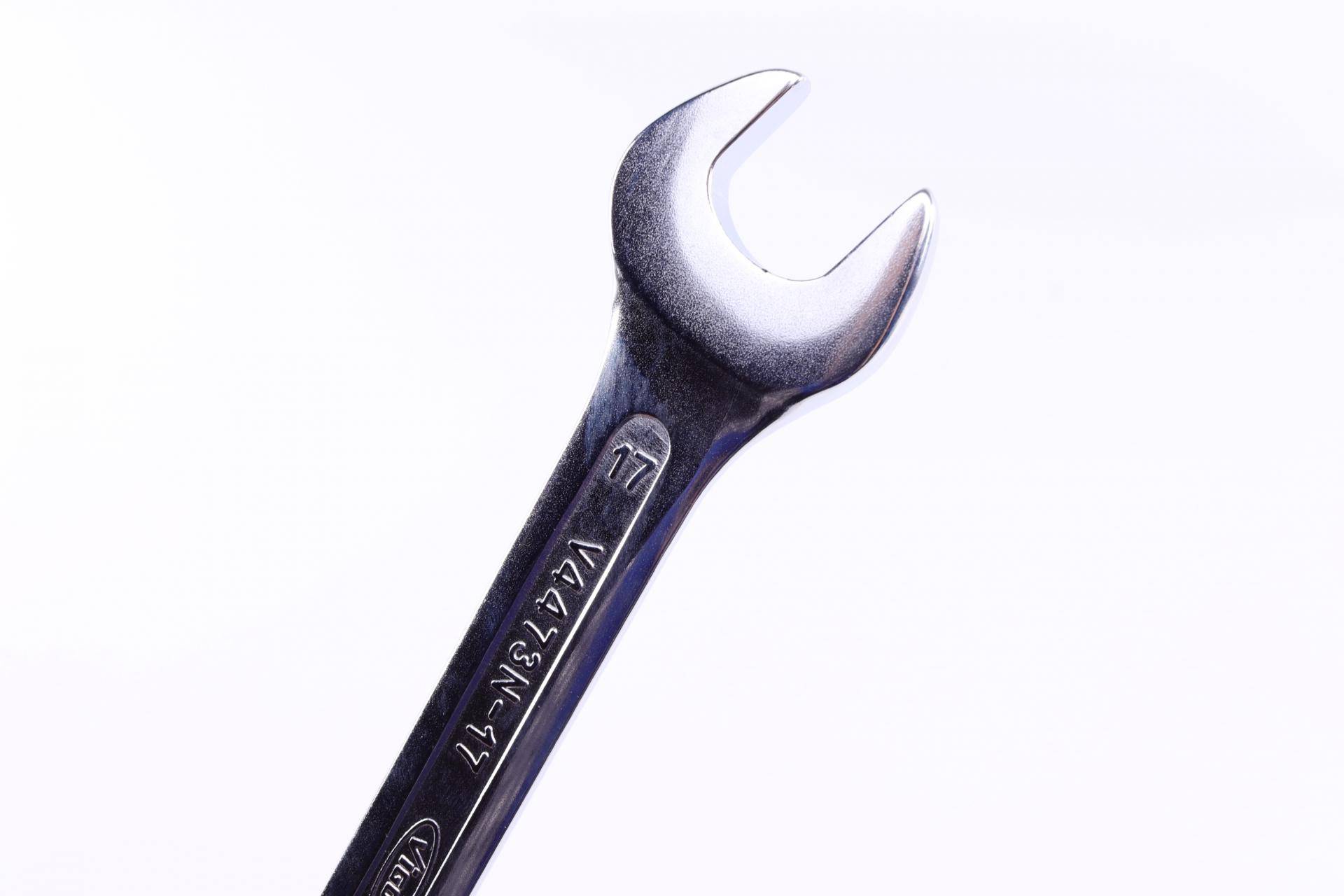 Ключ ріжково-накидний 17 мм L-210 мм