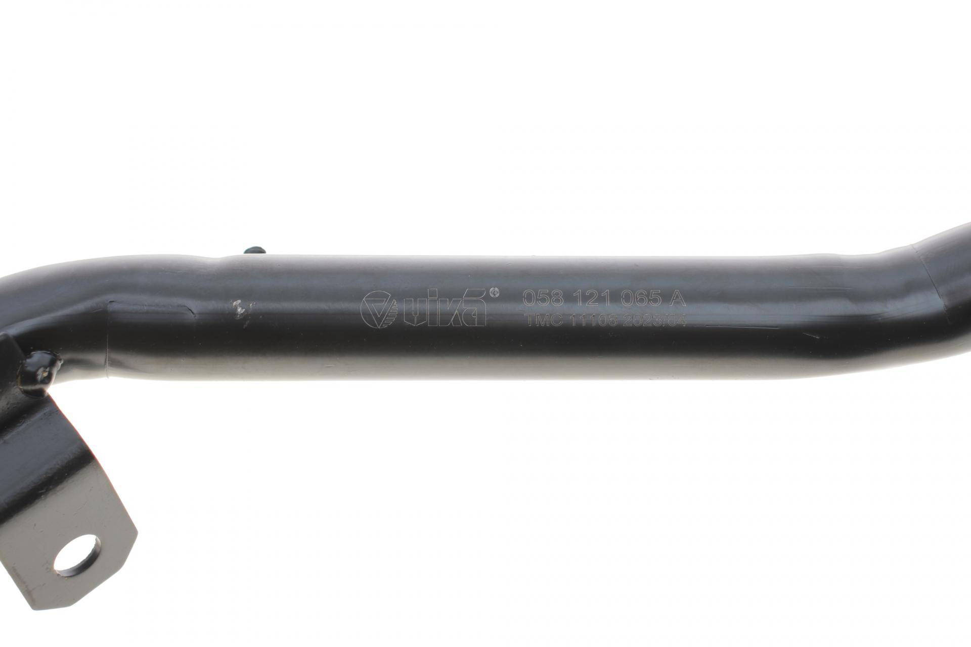 Патрубок системи охолодження VW Passat 1.8 97-00