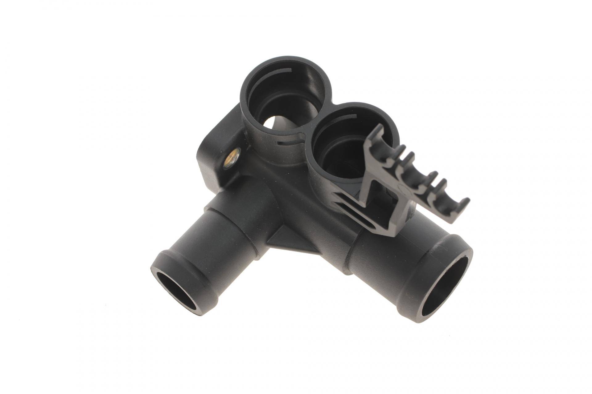 Фланець системи охолодження Audi 80/100/A6 1.6/2.0i 90-98