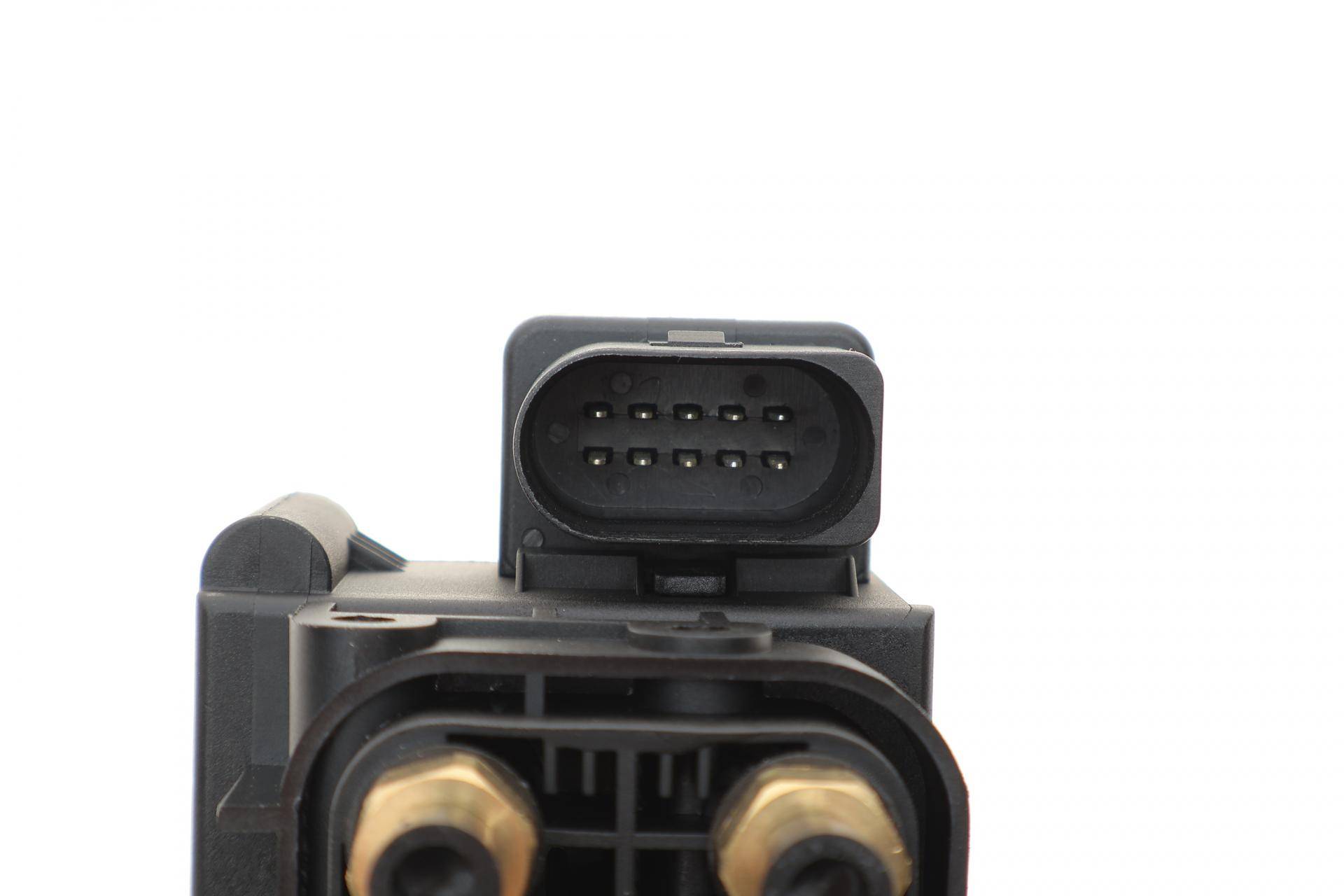 Клапан пневмопідвіски Audi Q7/VW Touareg 03-10