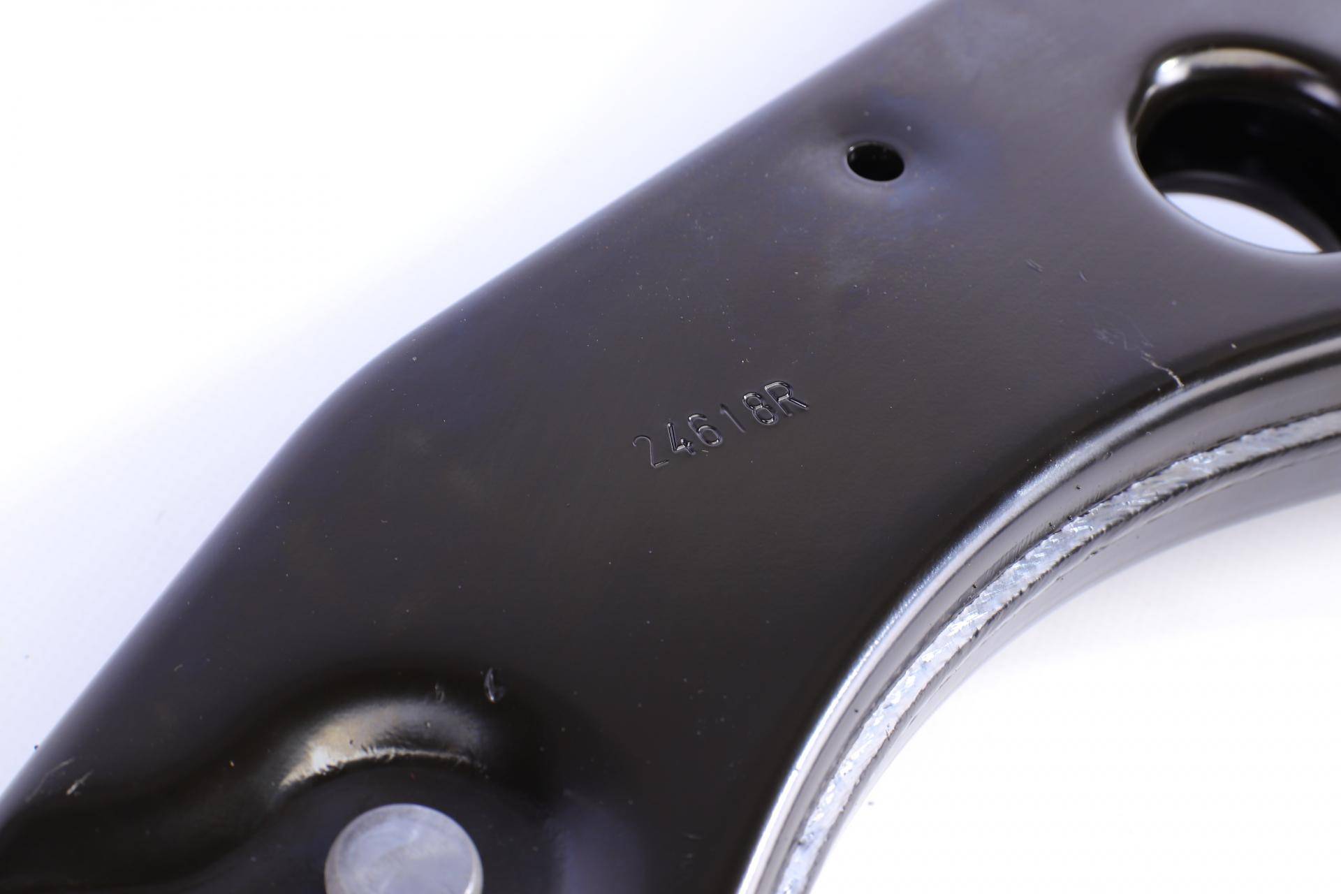 Важіль підвіски (передній/знизу) (R) Ford Focus III/C-Max II 10- (з кульовою d=21mm)