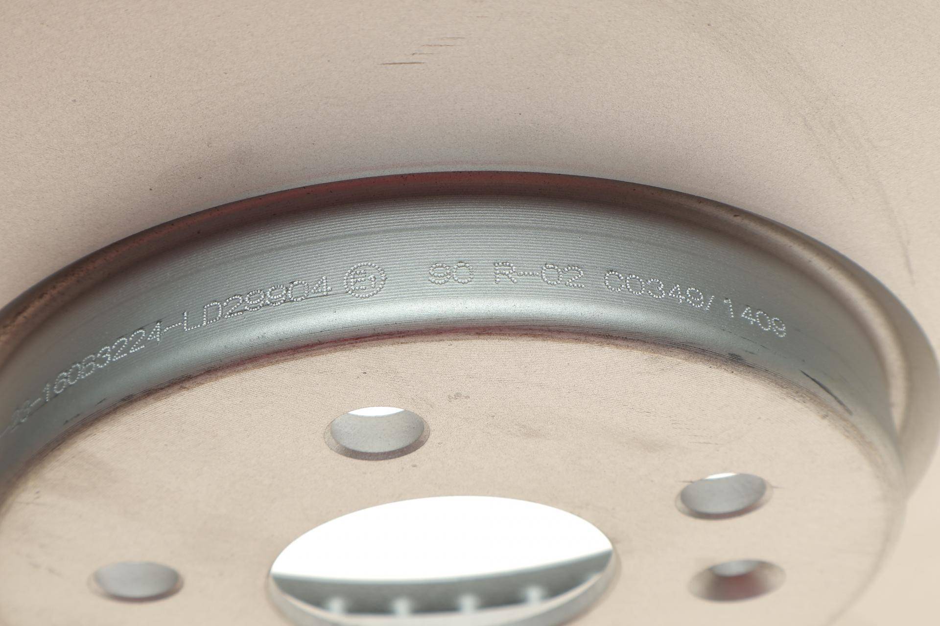 Диск гальмівний (передній) Opel Astra K 15- (300x26) R16