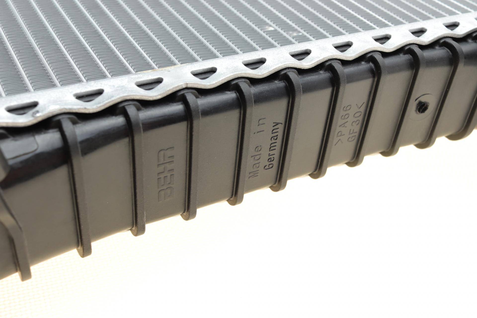 Радіатор охолодження Porsche Panamera 3.0/3.6/4.8 09-16 (505x798x33)