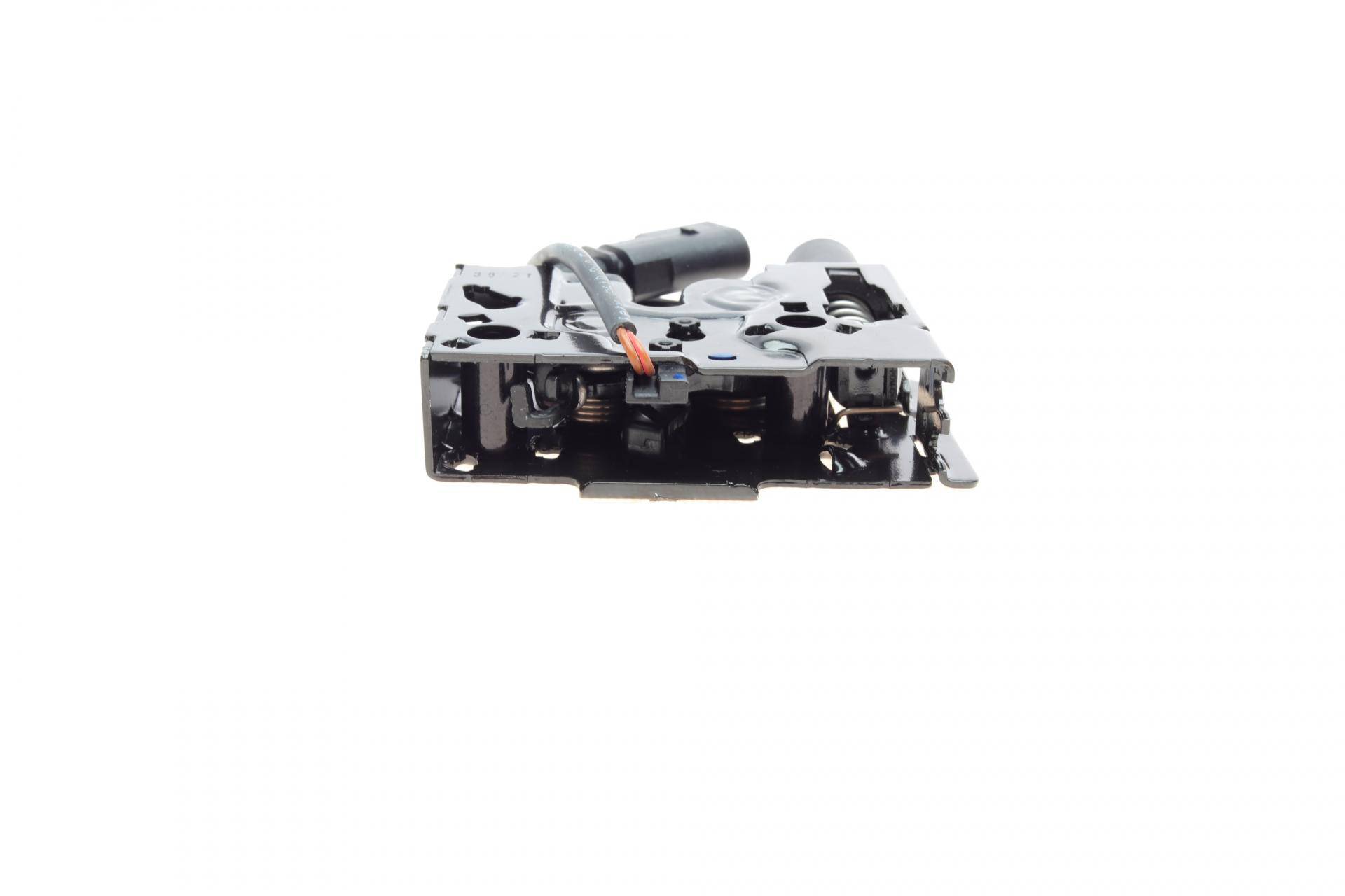 Замок капота Skoda SuperB 15- (OE VAG)