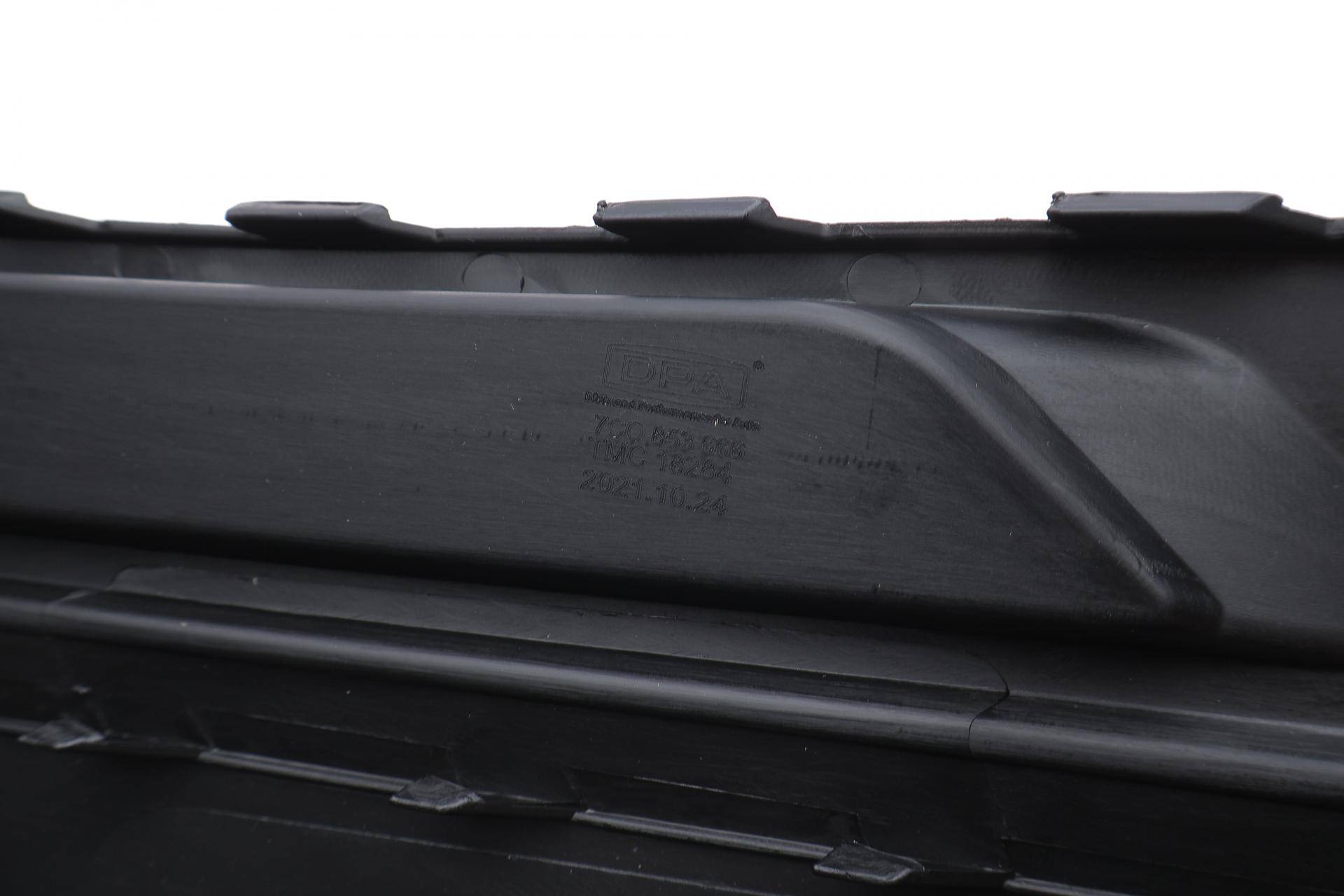 Вставка бампера (без протитуманку) VW Crafter 17- (R)