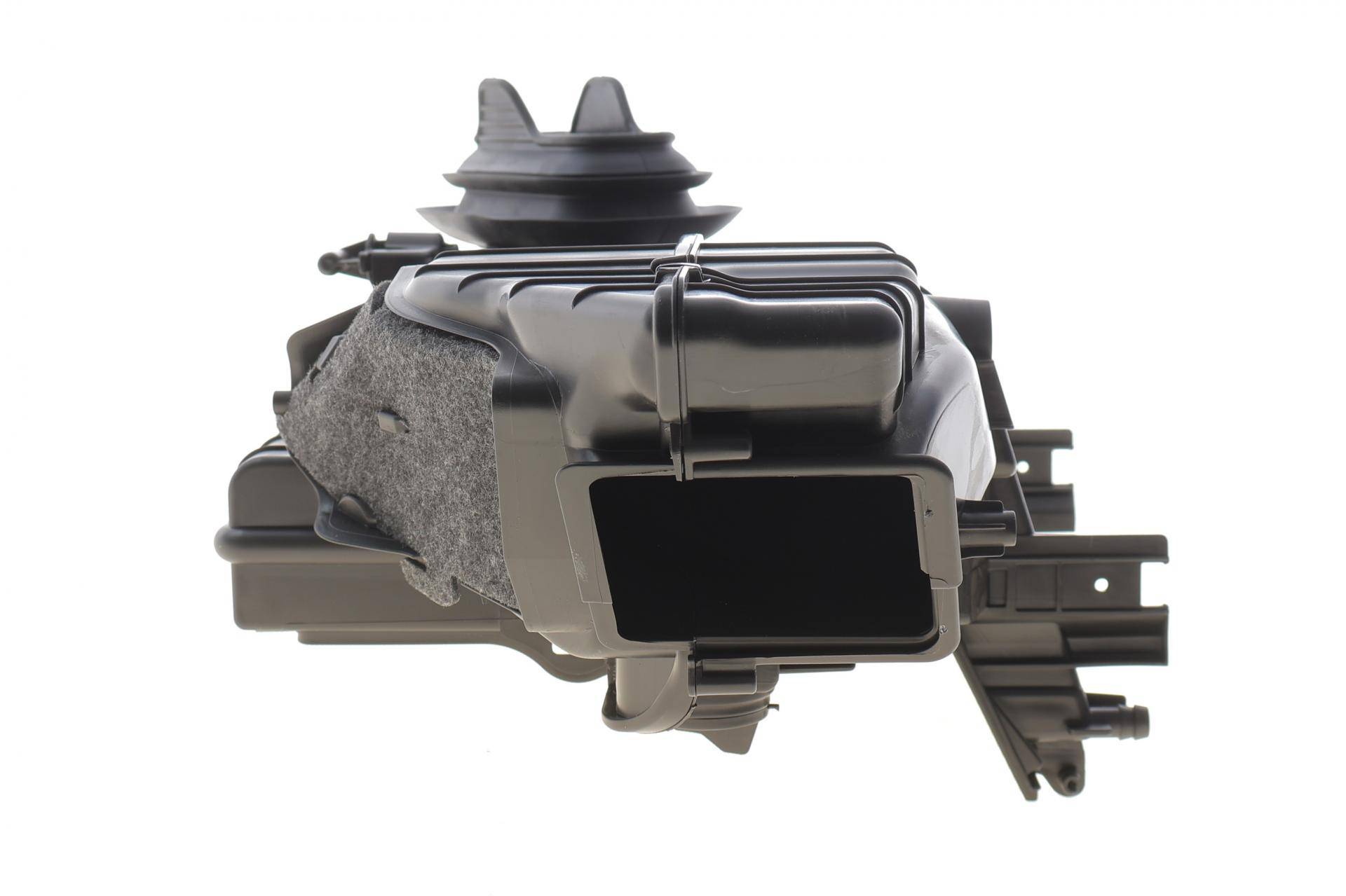 Радіатор кондиціонера Audi A4 B9 1.4/2.0TFSI/2.0/3.0TDI 15-18