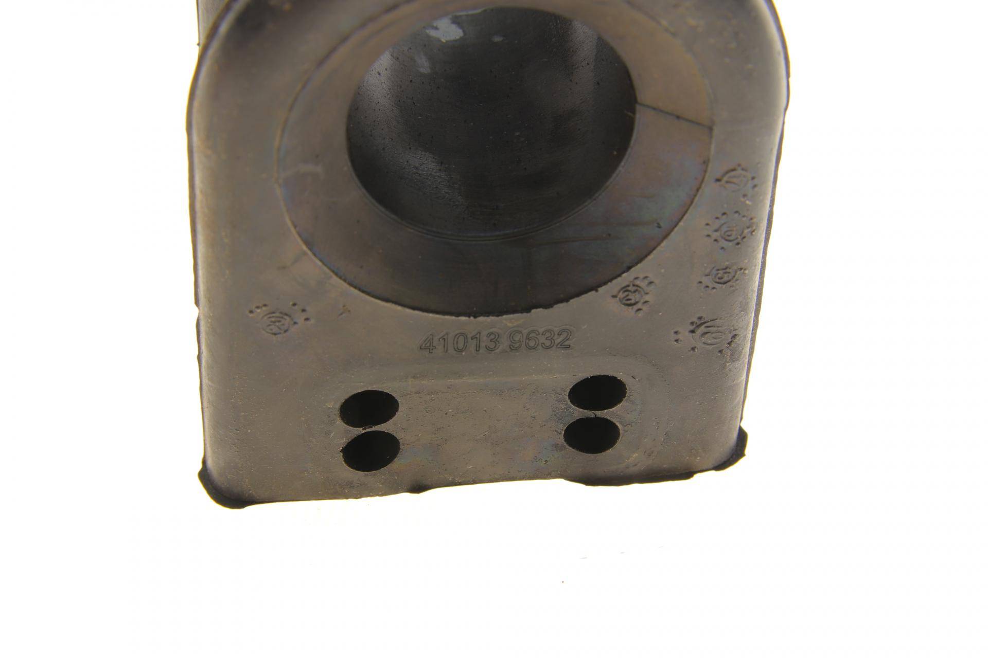 Втулка стабілізатора (переднього) Jeep Grand Cherokee 2.7 CRD/3.1-4.7 99-05 (d=28mm)