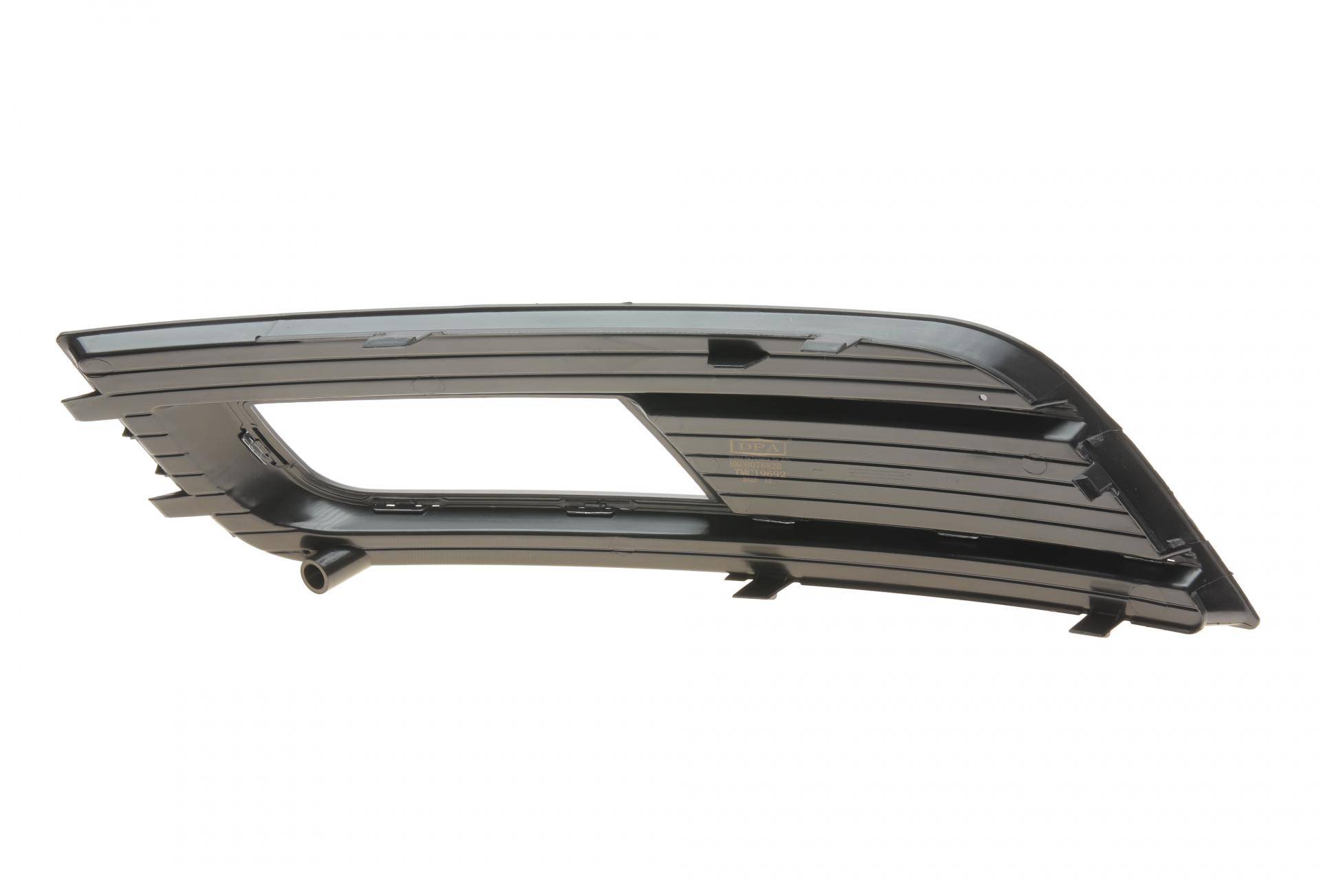 Вставка бампера (під протитуманку) Audi A4 08-15 (R)