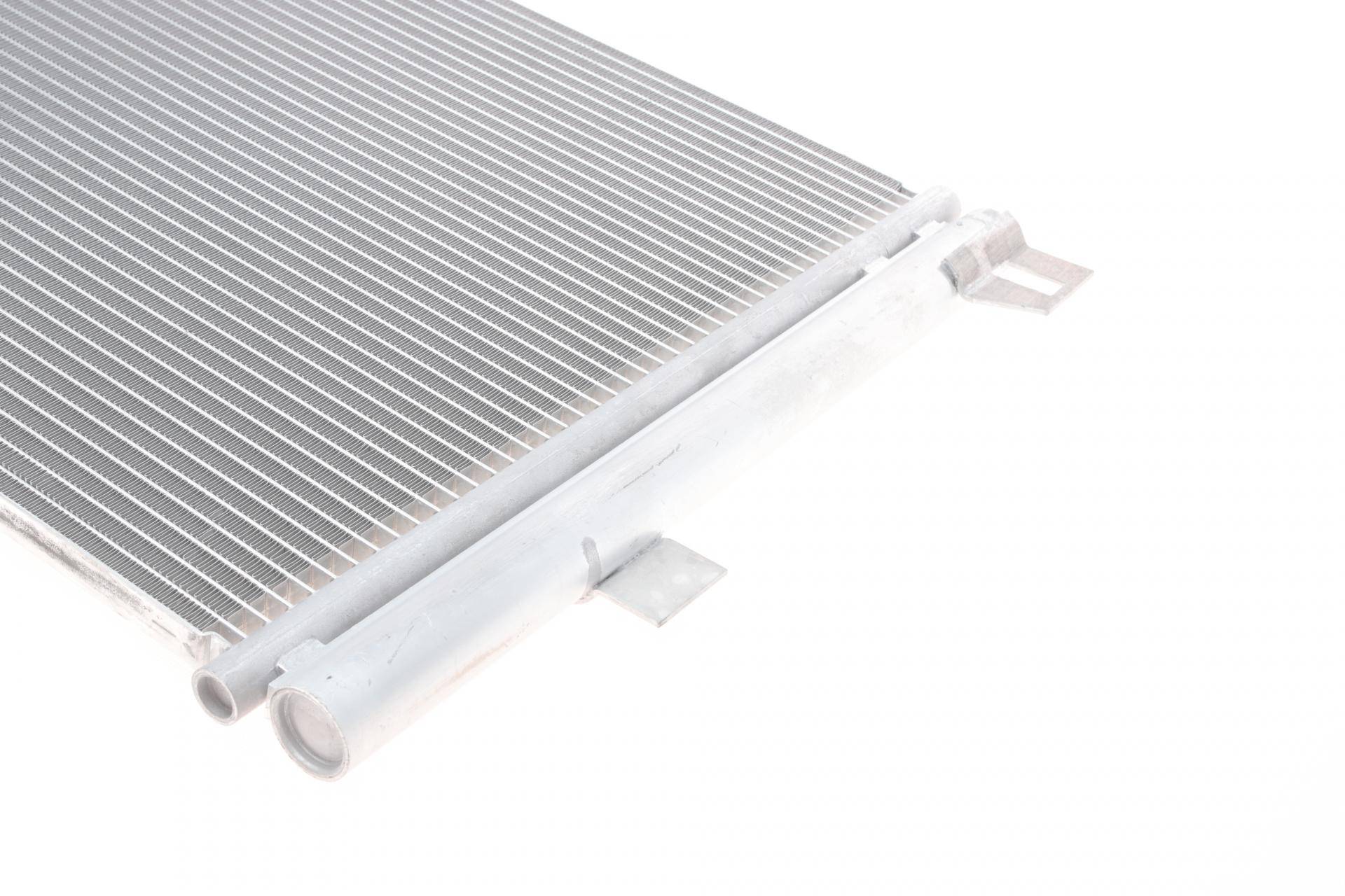 Радіатор кондиціонера (з осушувачем) VW Amarok 2.0TSI/2.0TDI/3.0TDI 10-