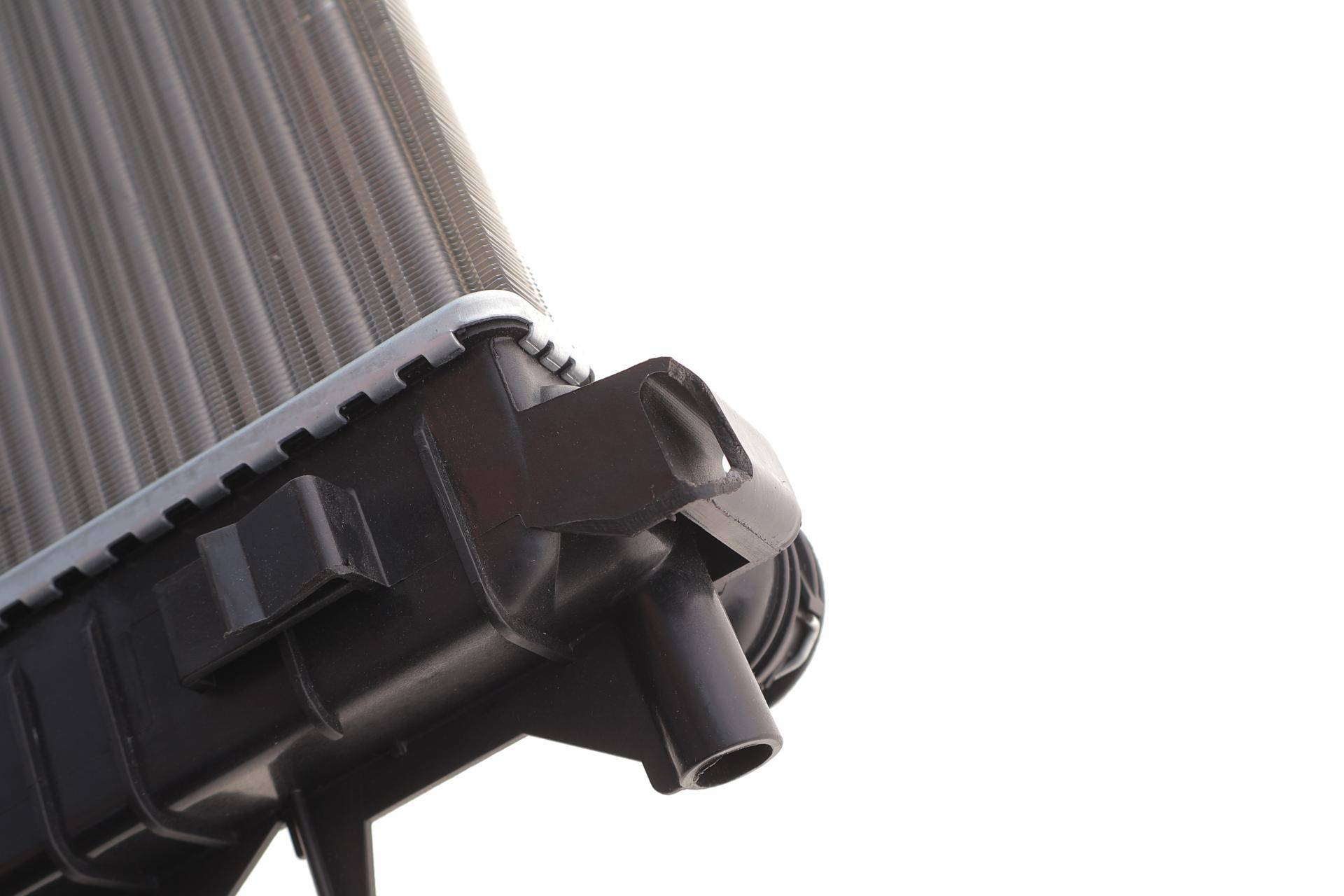 Радіатор охолодження MB Sprinter/VW Crafter 06- (+AC/-AC)(пошкоджене кріплення)