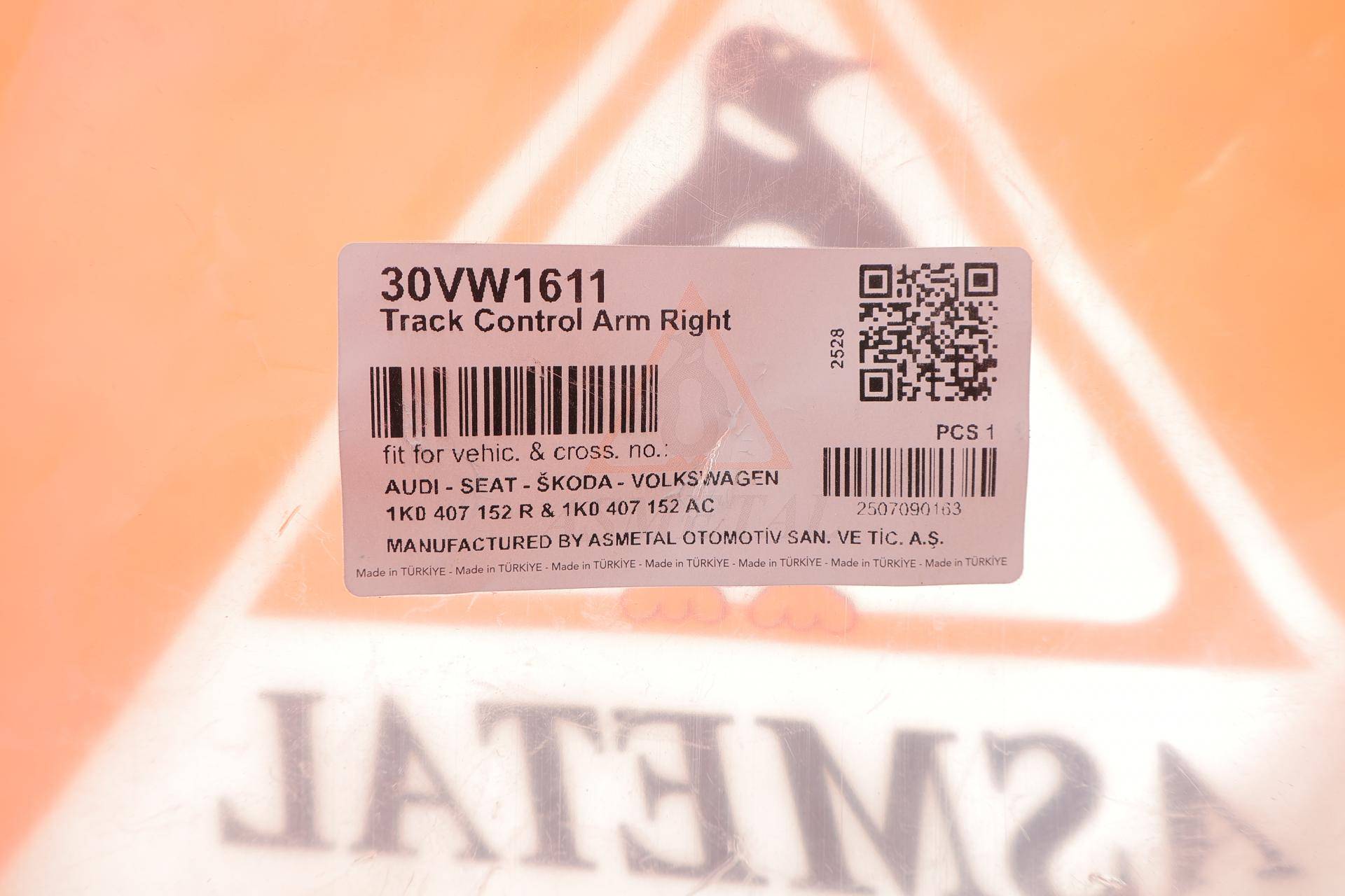 Важіль підвіски (передній/знизу) (R) Audi A3/Skoda Octavia/SuperB/VW Caddy III/Golf V/VI 03-