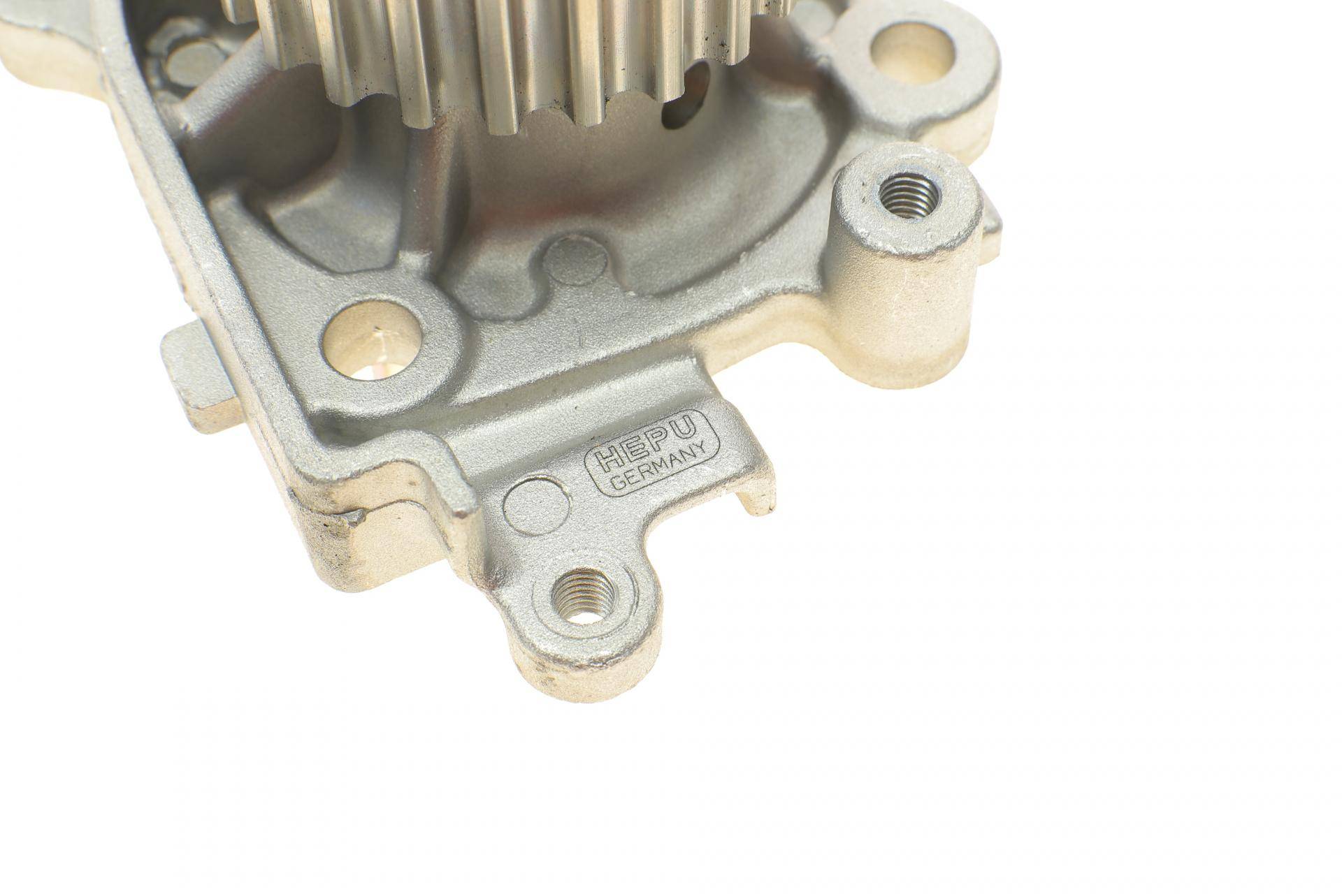 Помпа води Mitsubishi Colt/Lancer 1.6/16V 96-03/Pajero 1.8GDI 98-00/Pinin 2.0 99- (z=24)