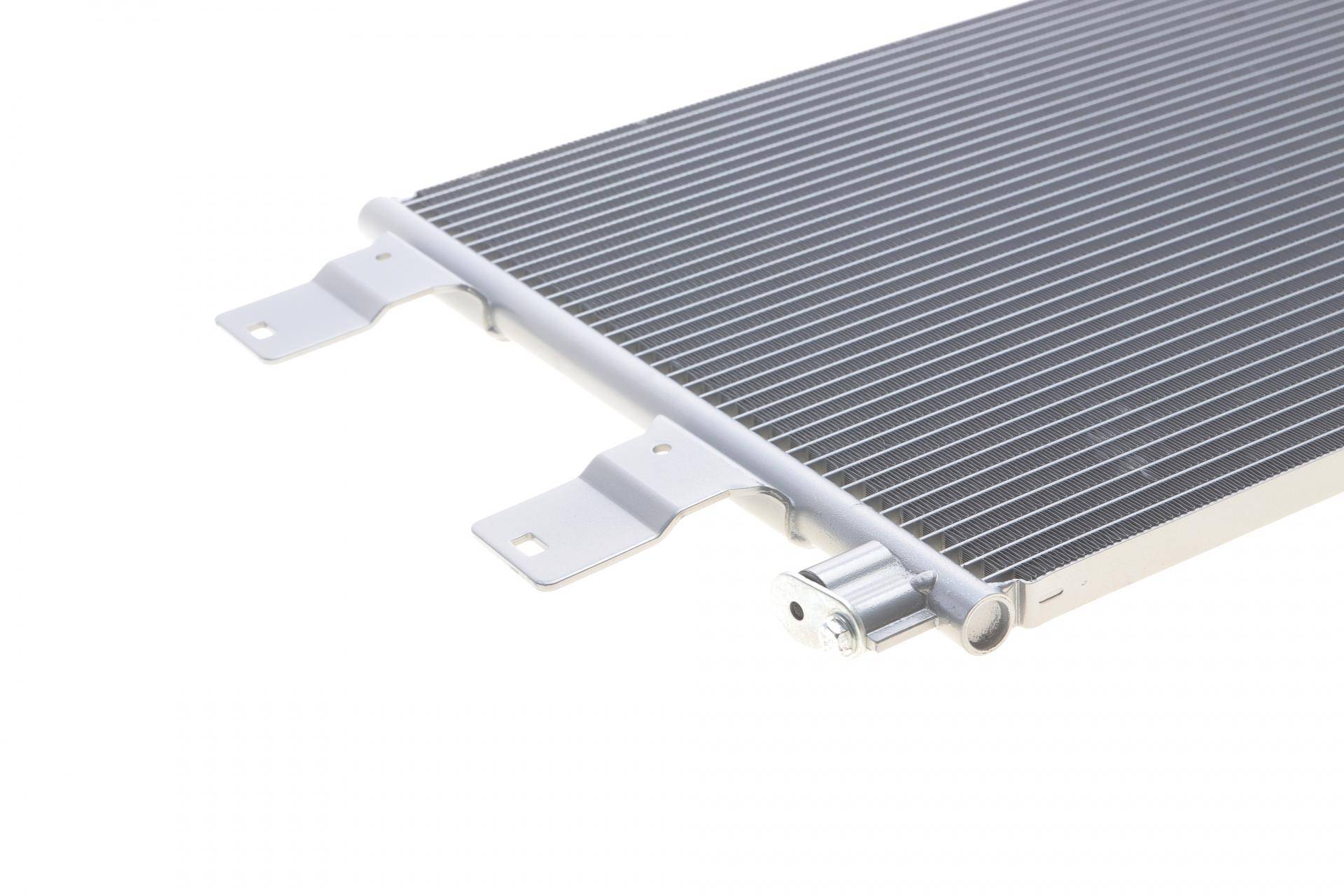 Радіатор кондиціонера Renault Master 2.5dci 06-