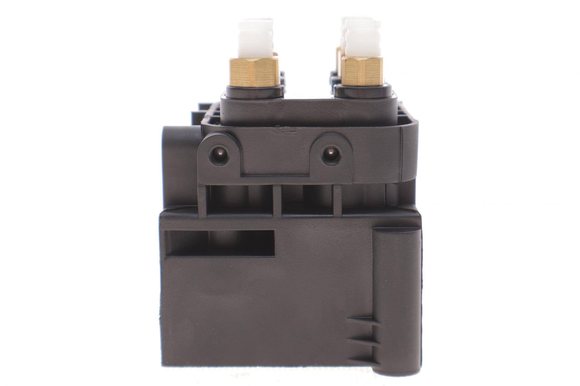 Клапан пневмопідвіски MB C-class (W205) 14-