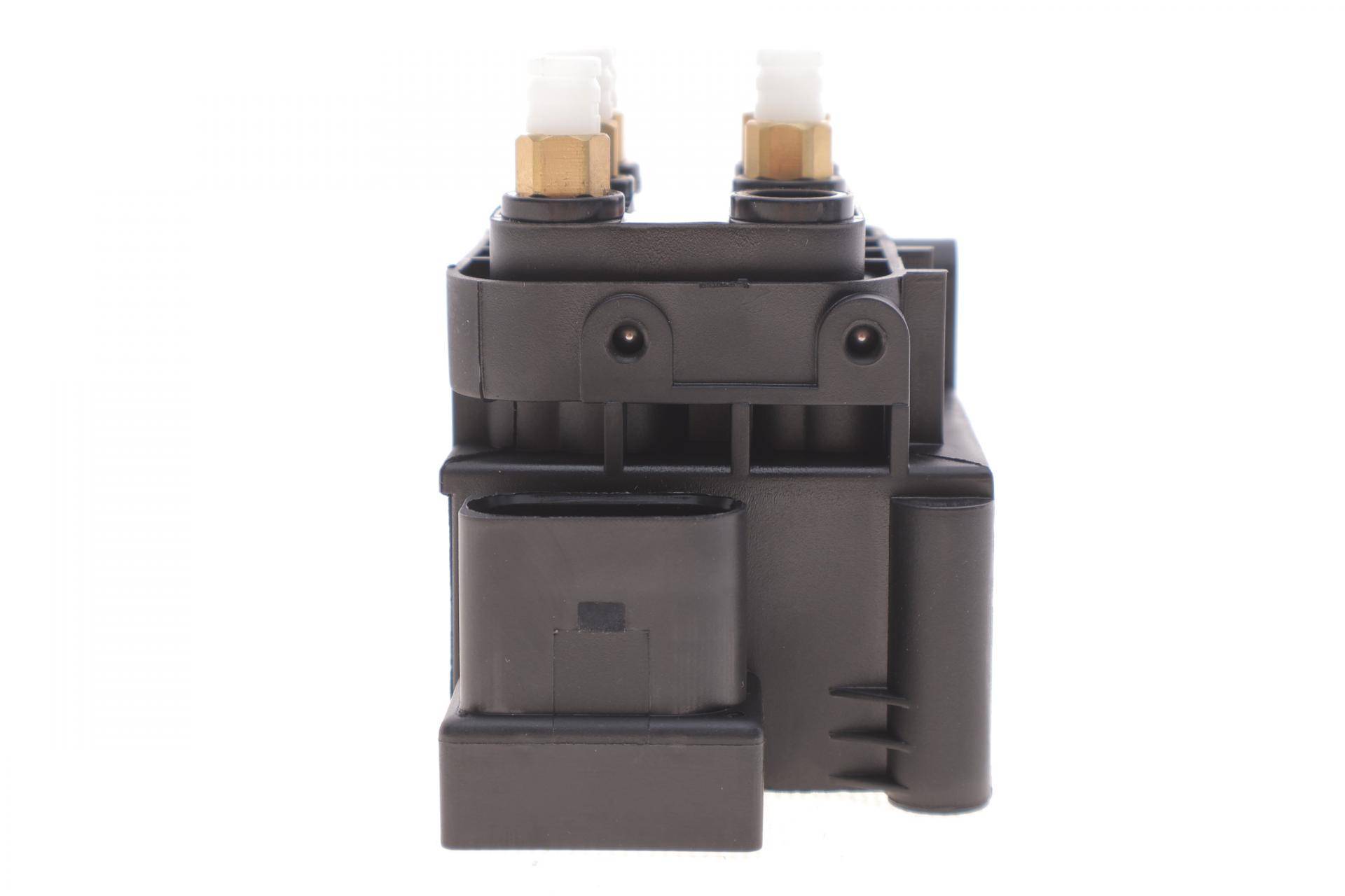 Клапан пневмопідвіски MB C-class (W205) 14-