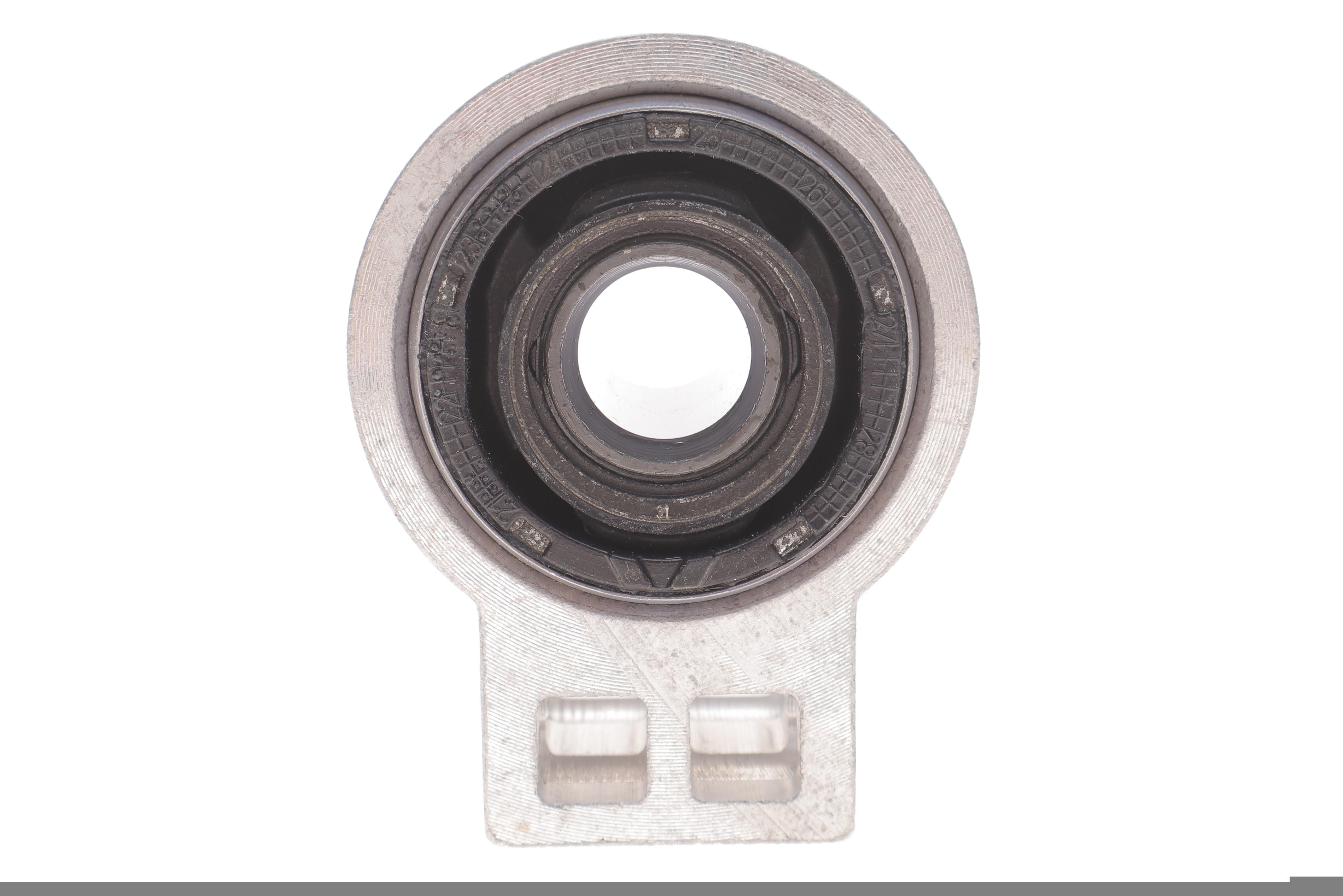 Сайлентблок важеля (переднього/знизу/ззаду) Opel Insignia 2.0 CDTI 08-