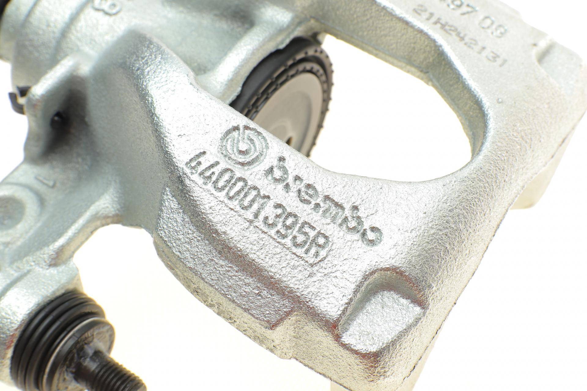 Супорт гальмівний (задній) (R) Renault Master 2.3dCi 10-