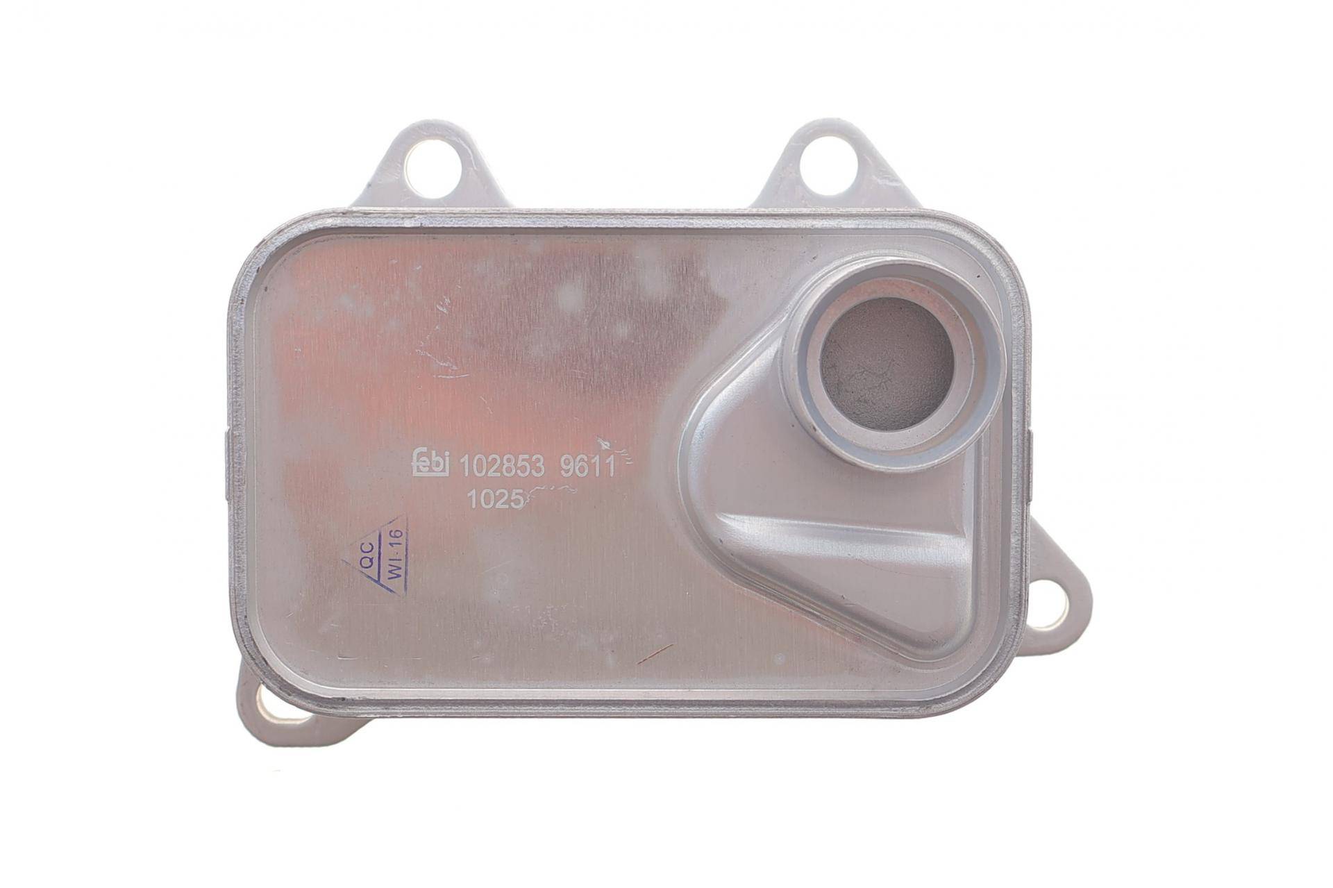 Радіатор масляний VW Golf/Passat/Polo/Touran 2.0 13-