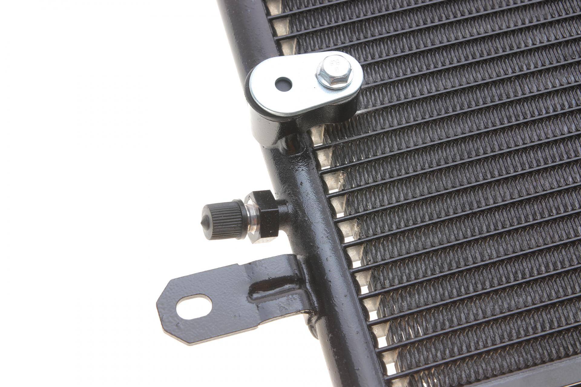 Радіатор кондиціонера Audi A6 2.0-5.2 04-11