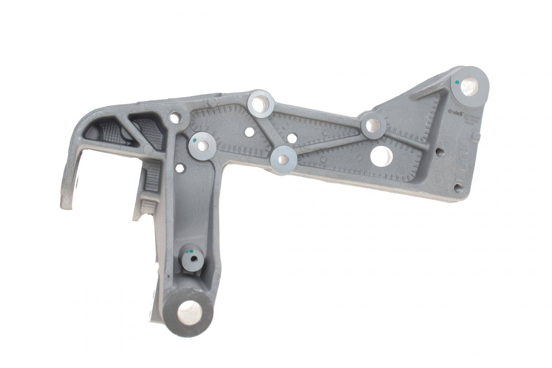 Кронштейн балки (передньої/L) VW Caddy III/IV 04-20