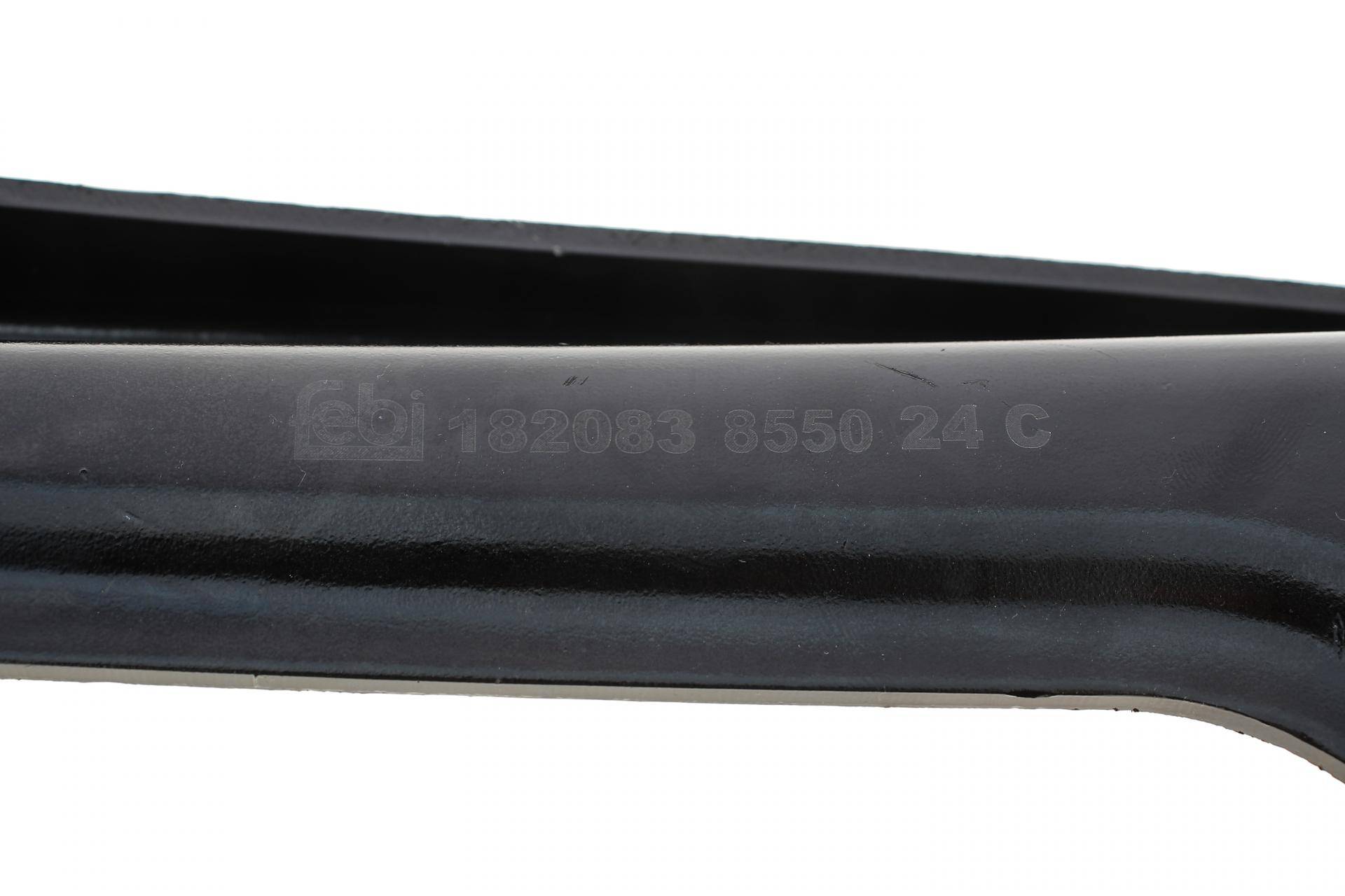 Важіль підвіски (задній/знизу) (R) Audi Q7/VW Touareg/Porsche Cayenne 2.5D-6.0D 02-18