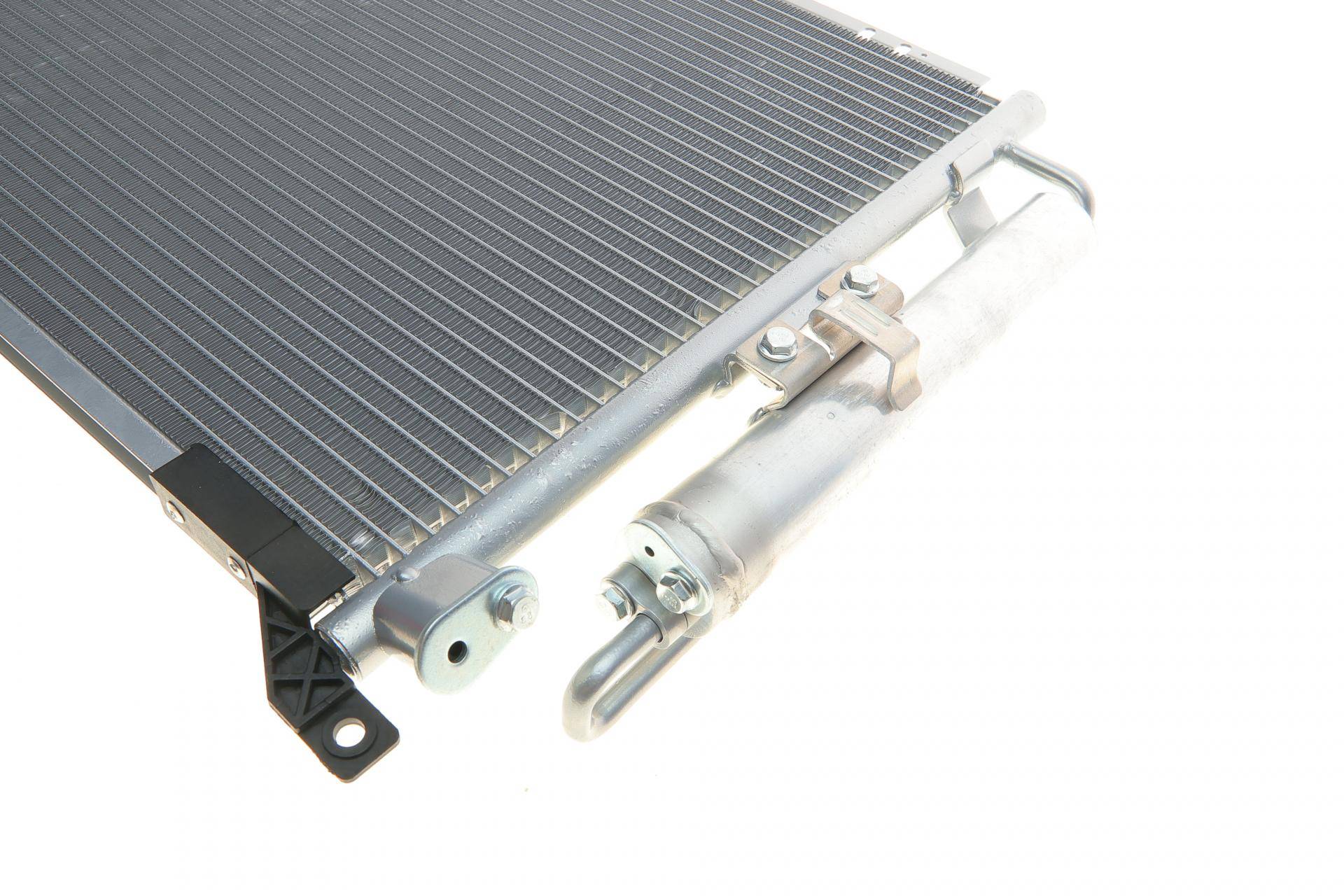 Радіатор кондиціонера Renault Clio 1.2-2.0 01-