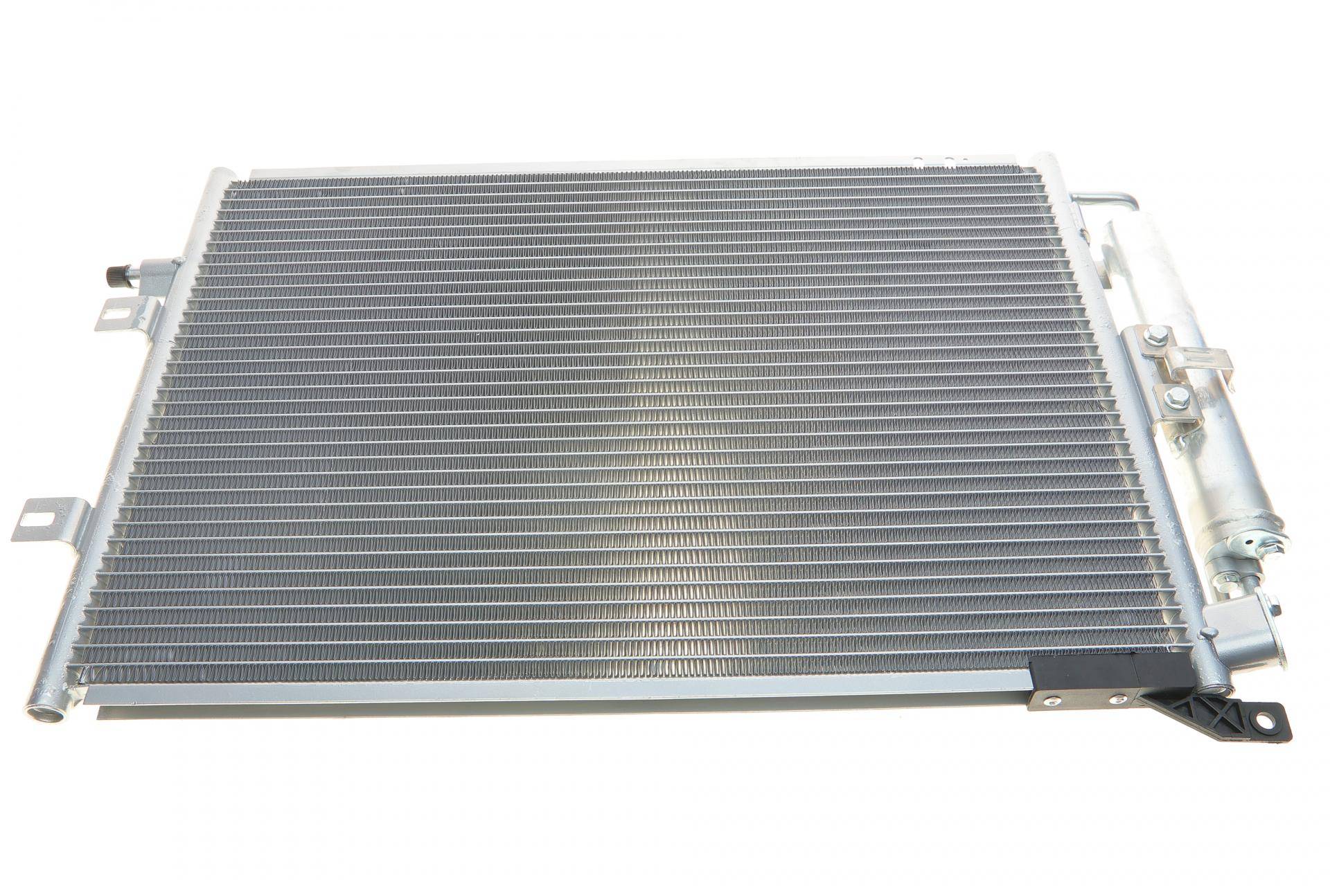 Радіатор кондиціонера Renault Clio 1.2-2.0 01-