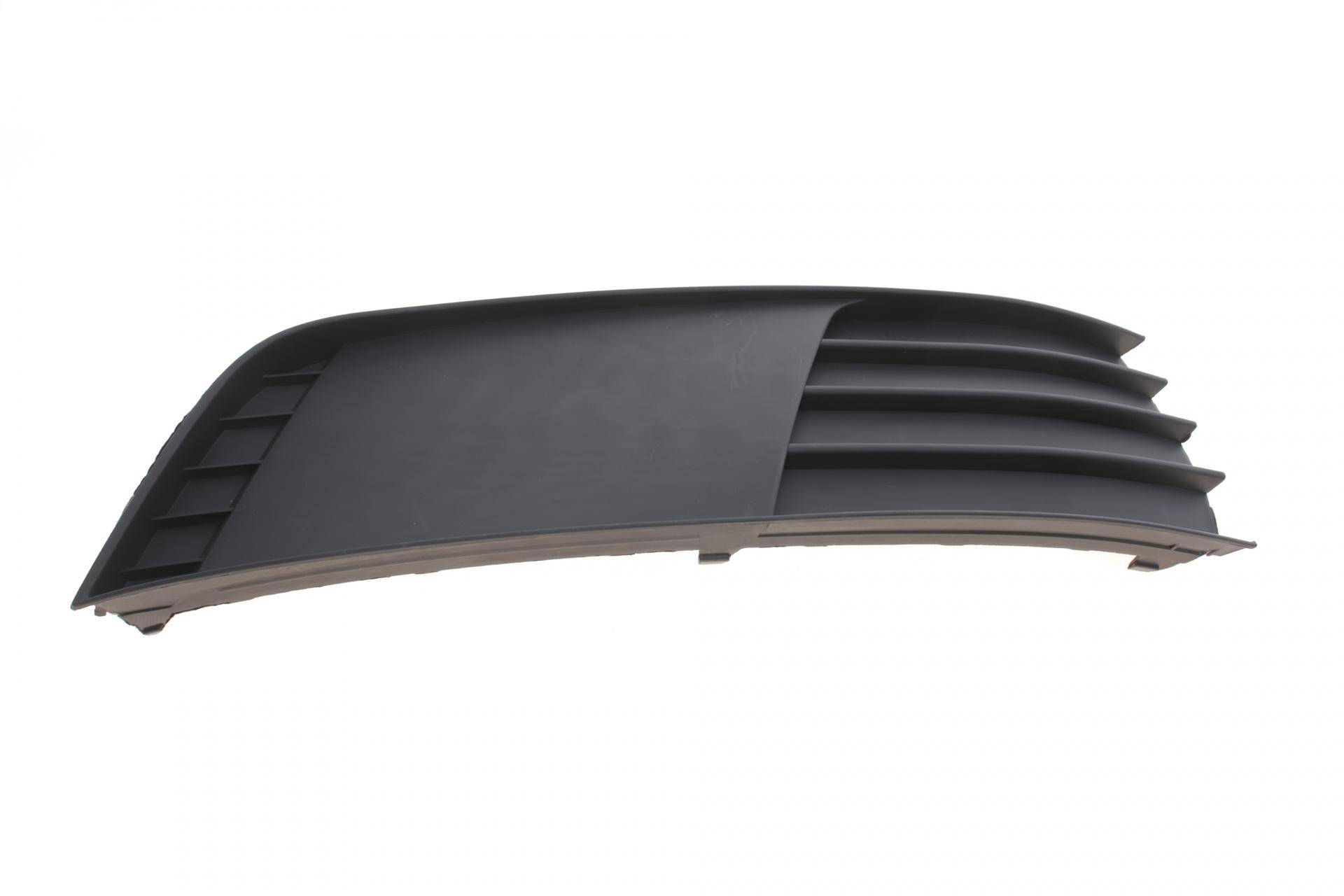 Вставка бампера (під протитуманку) Skoda Octavia III 12-20 (L)