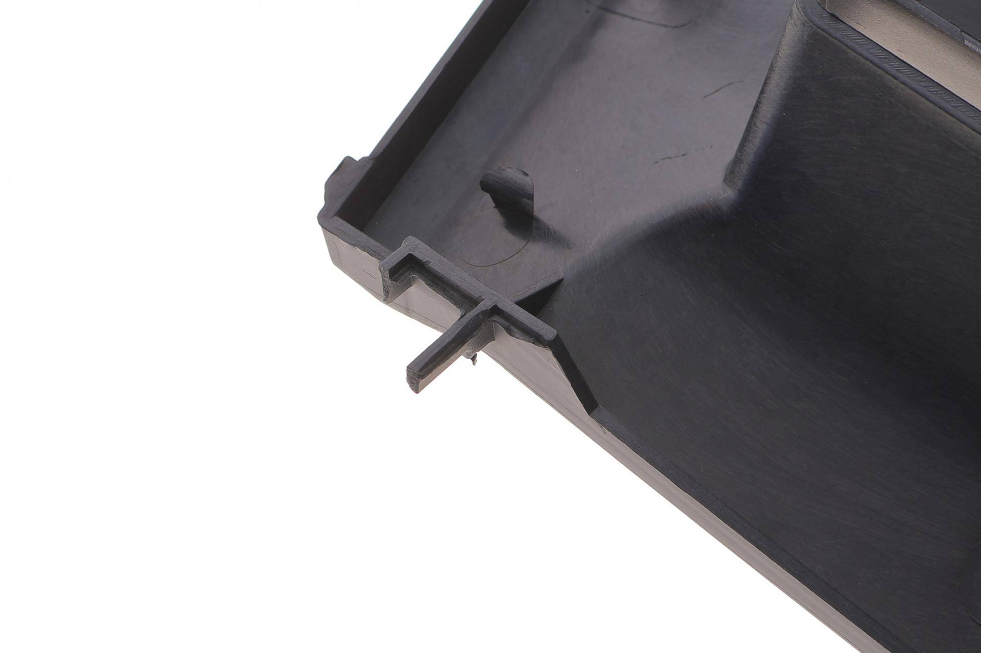 Решітка бампера (переднього) VW Crafter 2.0/2.5 TDI 06-16(пошкоджене кріплення)