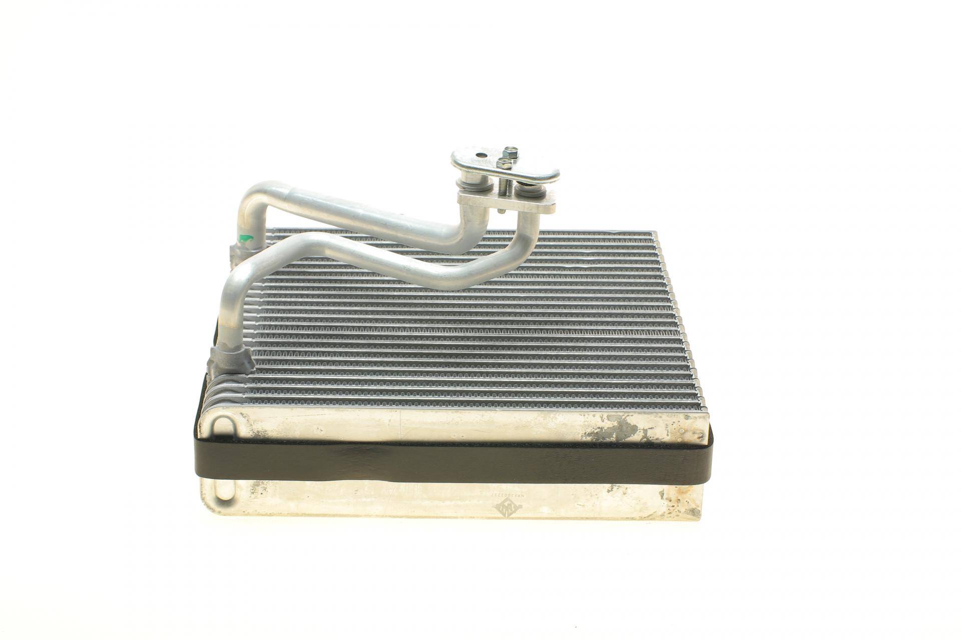 Радіатор кондиціонера VW Caddy/Golf/Skoda Octavia/Audi A3 1.2-2.0 04- (випаровувач)