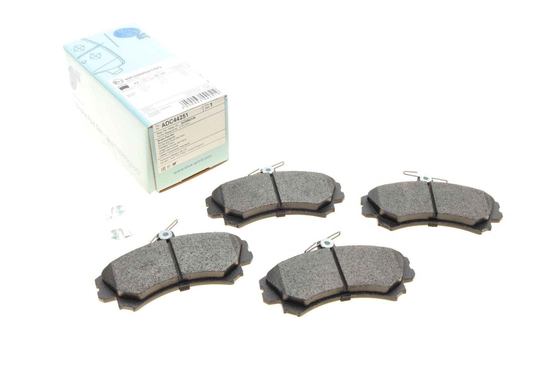 Колодки гальмівні (передні) Mitsubishi Colt 04-12/Carisma/Space Star/Volvo S40/V40 95-06/Smart 04-