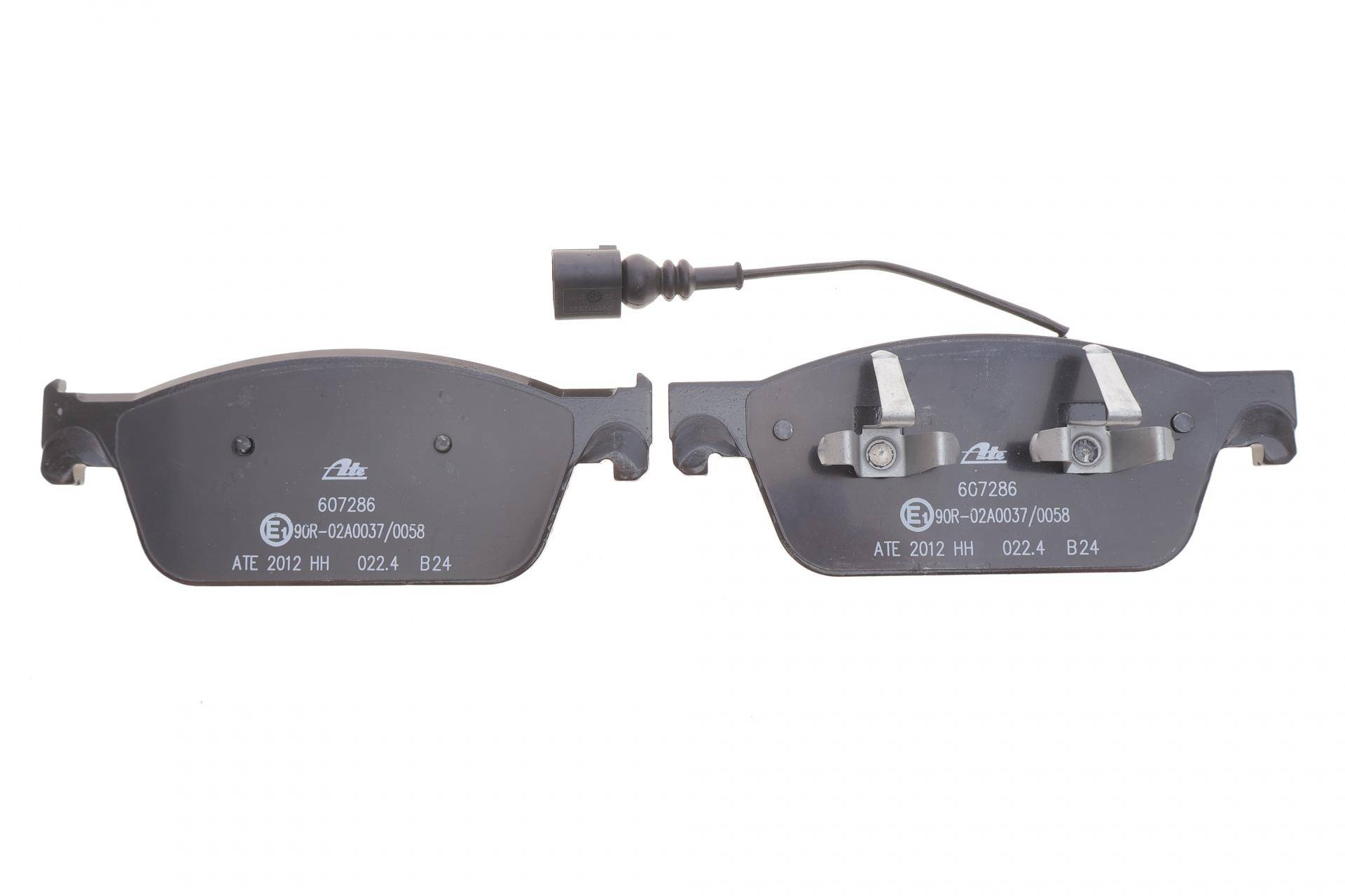 Колодки гальмівні (передні) VW T5 03-/T6 15- (з датчиком)