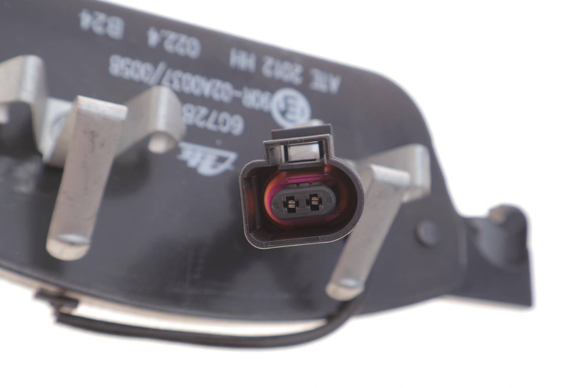 Колодки гальмівні (передні) VW T5 03-/T6 15- (з датчиком)