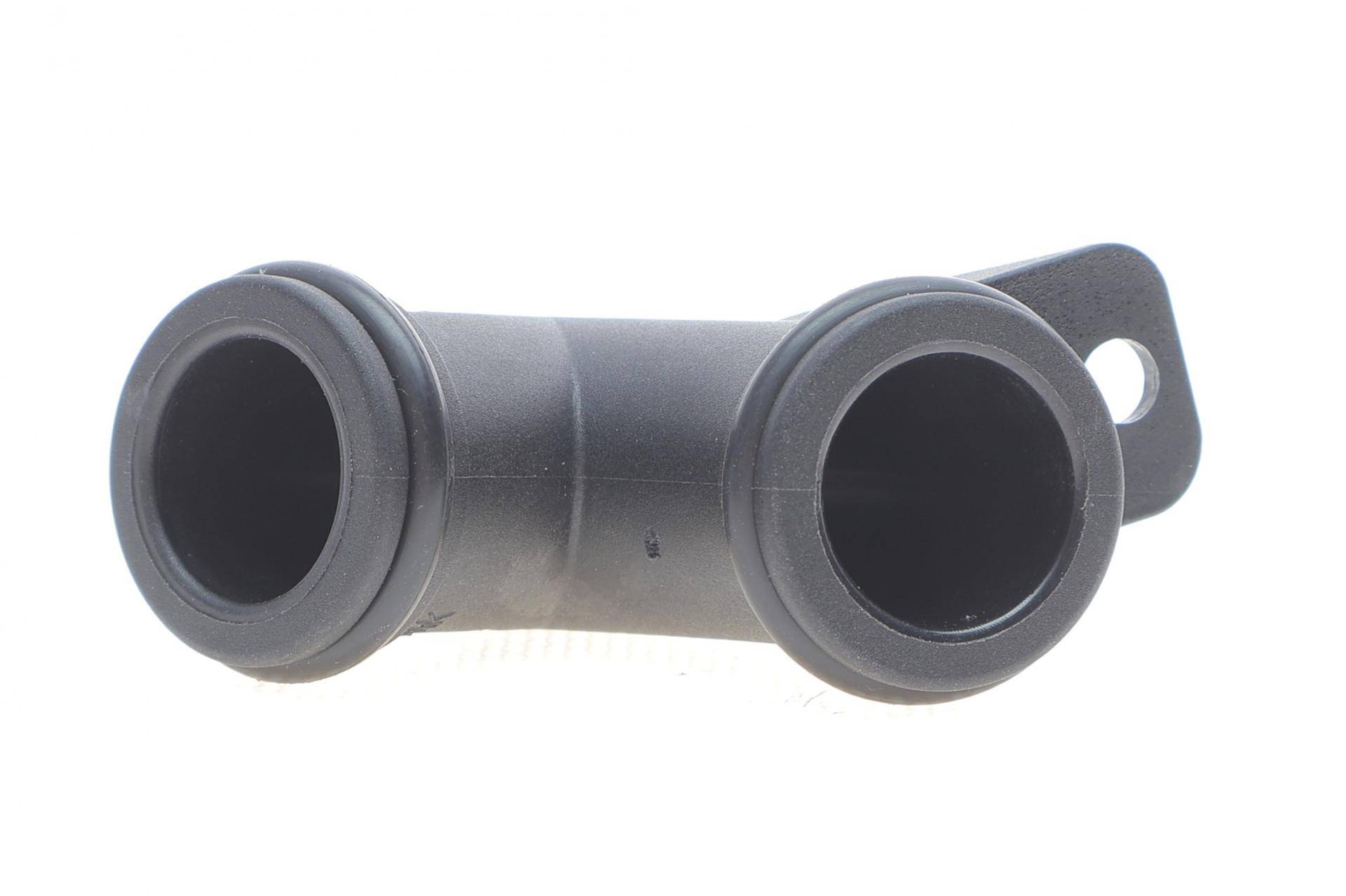 Фланець системи охолодження MB C-class (W203) 00-07 OM611/OM612/OM646