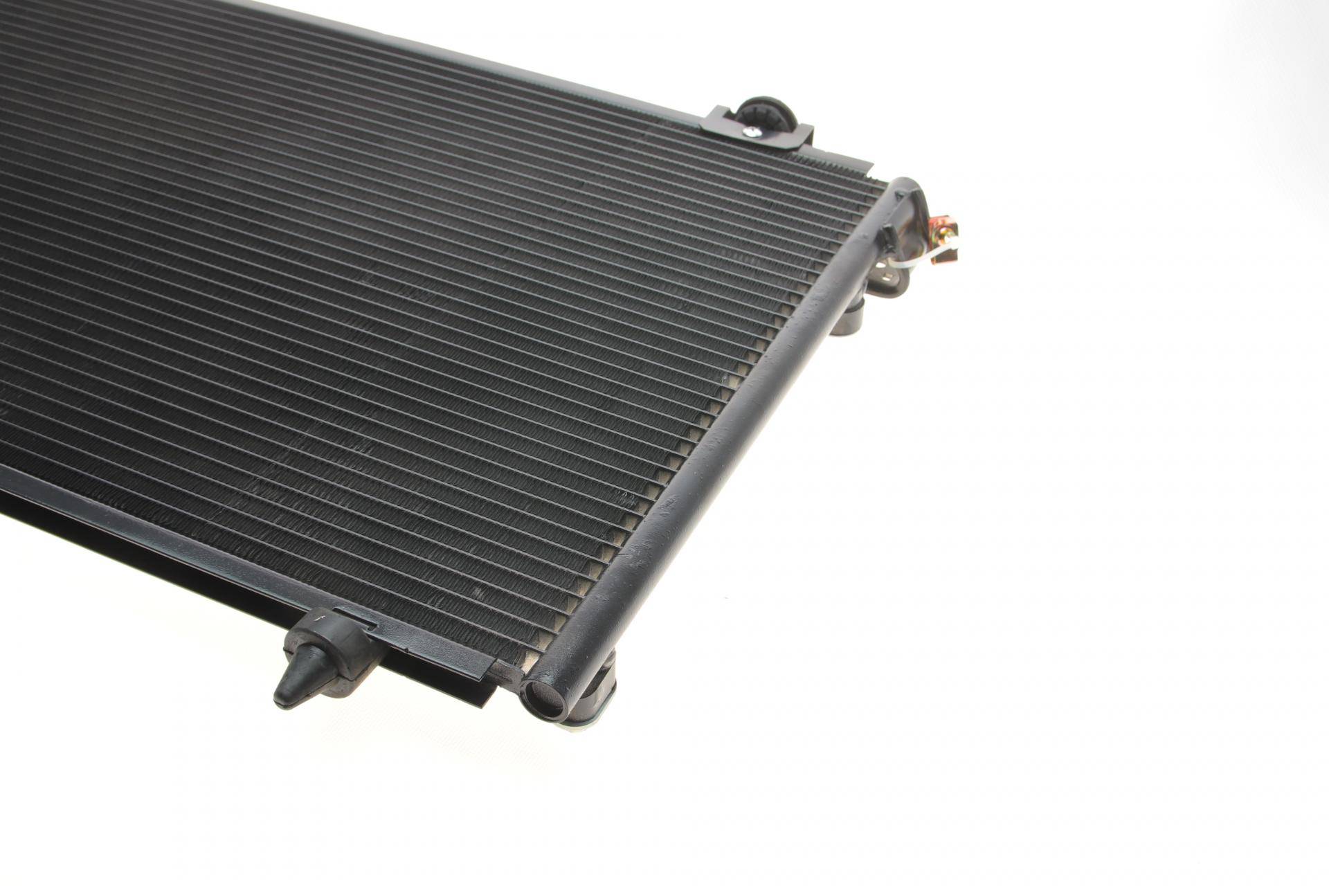 Радіатор кондиціонера (з осушувачем) Toyota Avensis 1.6-2.4 03-