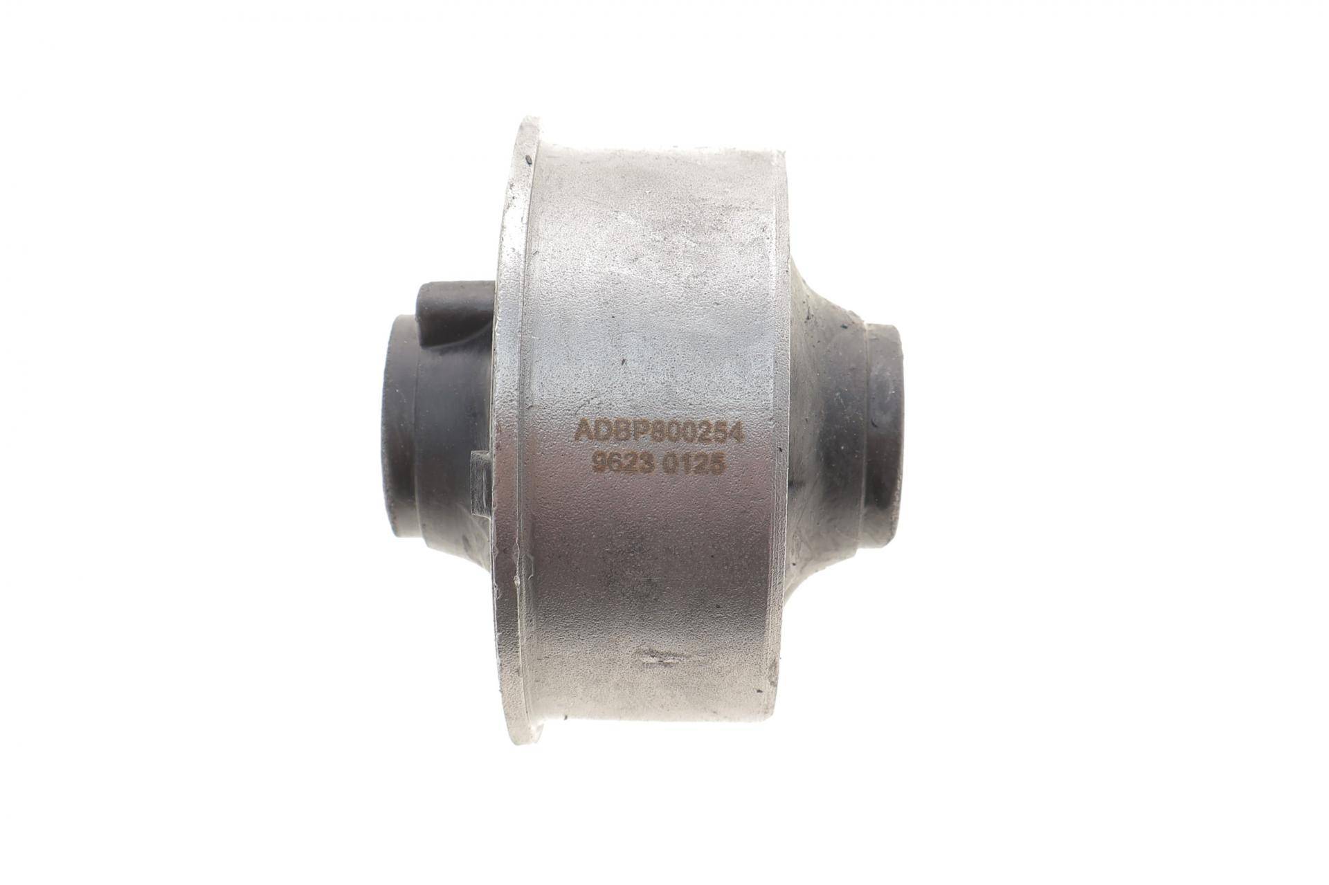 Сайлентблок важеля (переднього) Toyota Auris/Avensis/Rav 4 07-