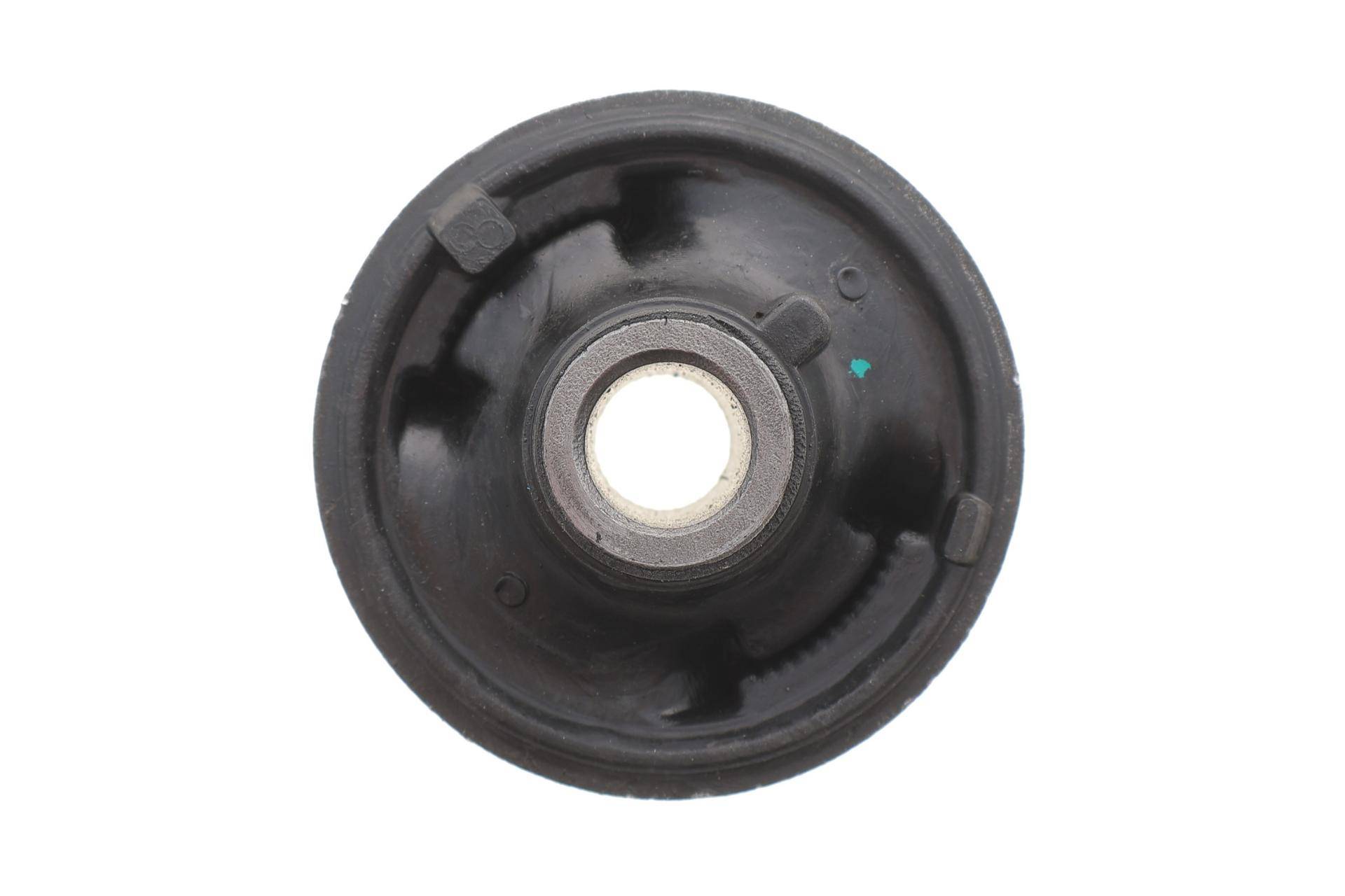 Сайлентблок важеля (переднього) Toyota Auris/Avensis/Rav 4 07-