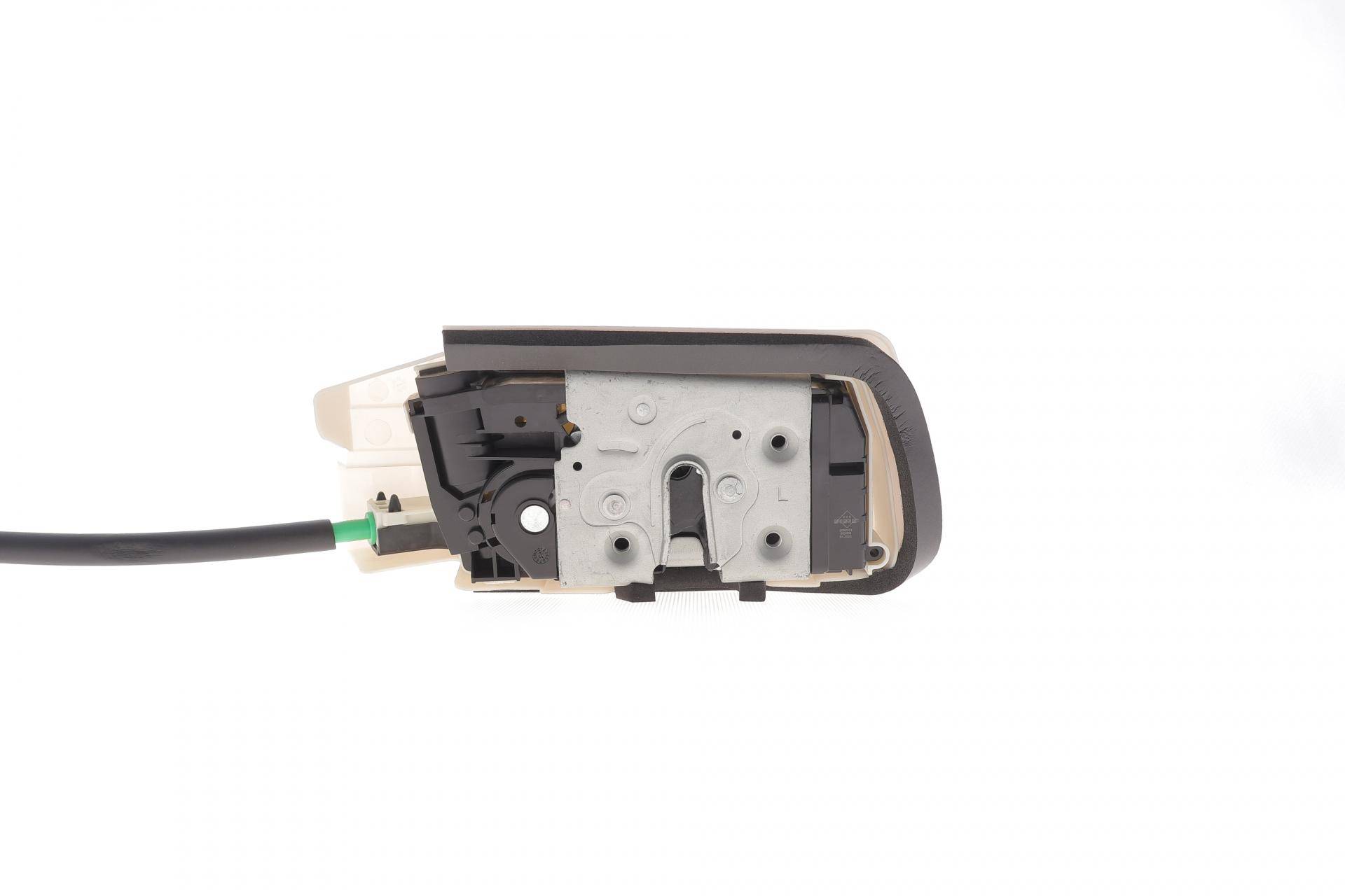 Замок дверей (передніх/L) Tesla Model 3 17-