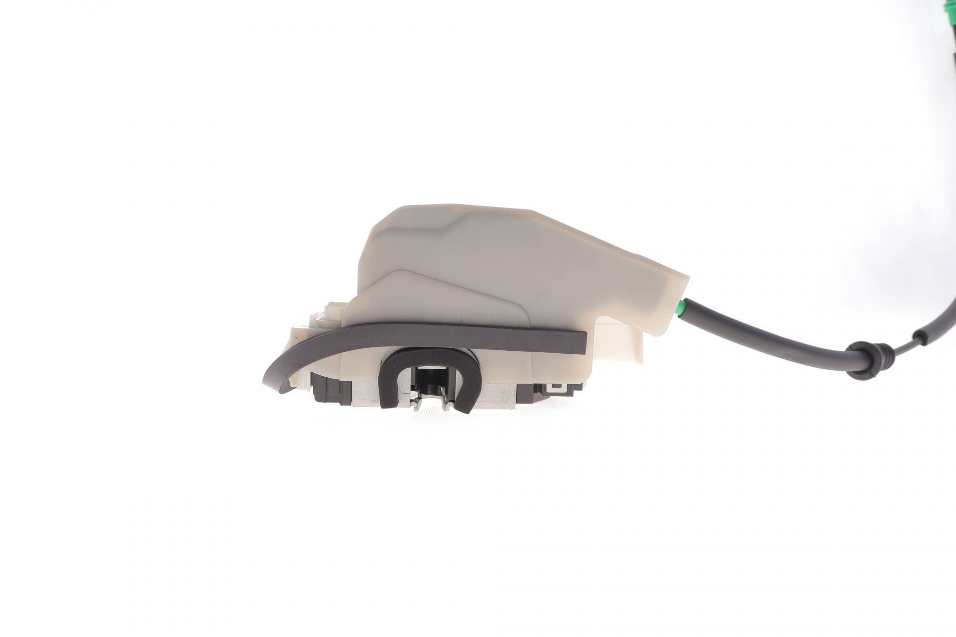 Замок дверей (передніх/L) Tesla Model 3 17-