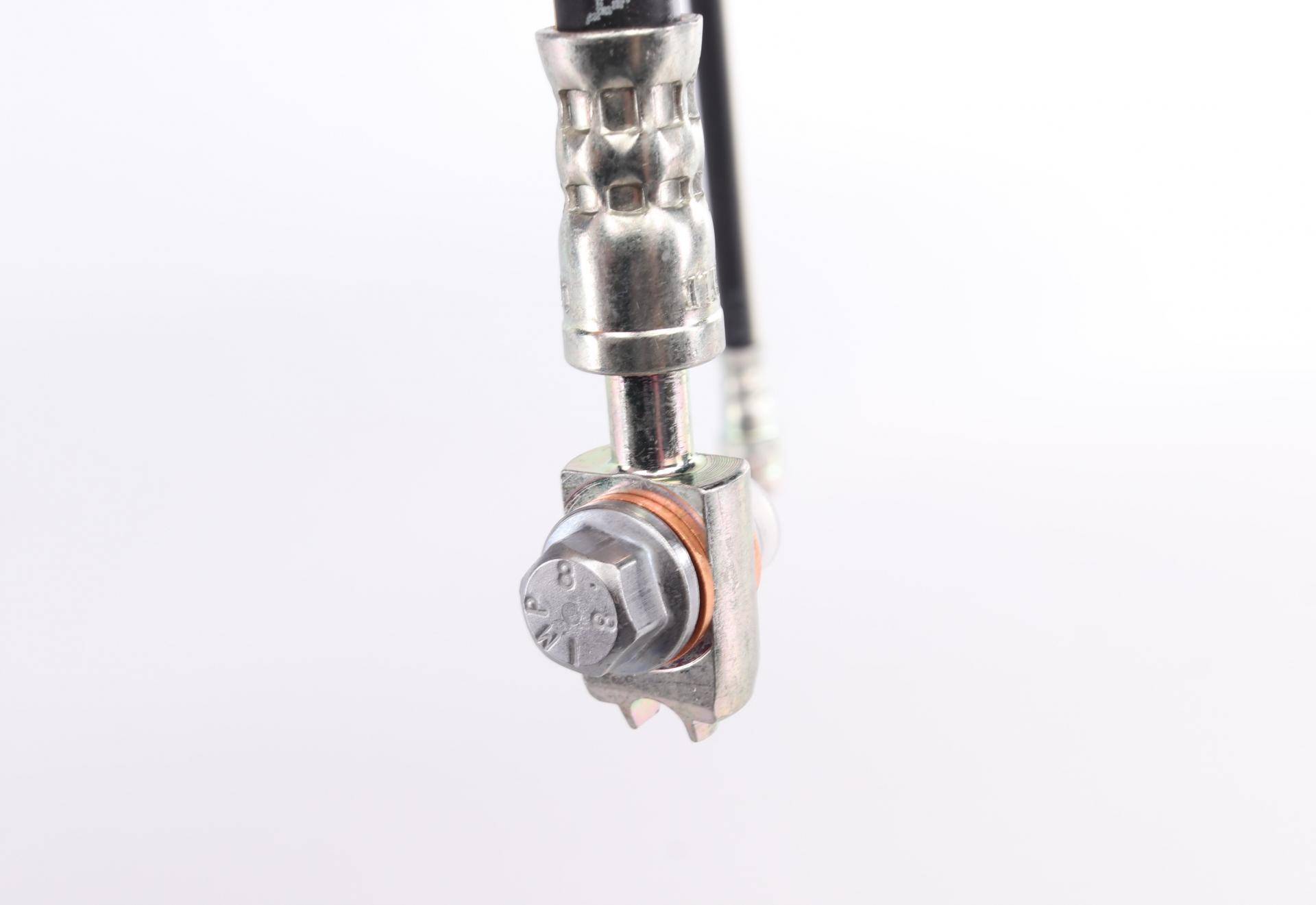 Шланг гальмівний (передній) Skoda SuperB II/VW Passat/Passat All Truck/CC 1.4-3.6 05- (635mm)