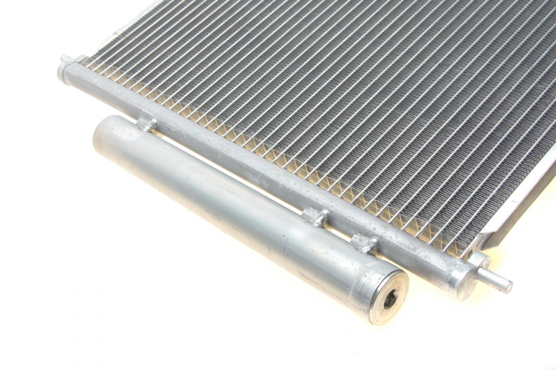 Радіатор кондиціонера (з осушувачем) Honda CR-V IV 1.6i-DTEC 13-