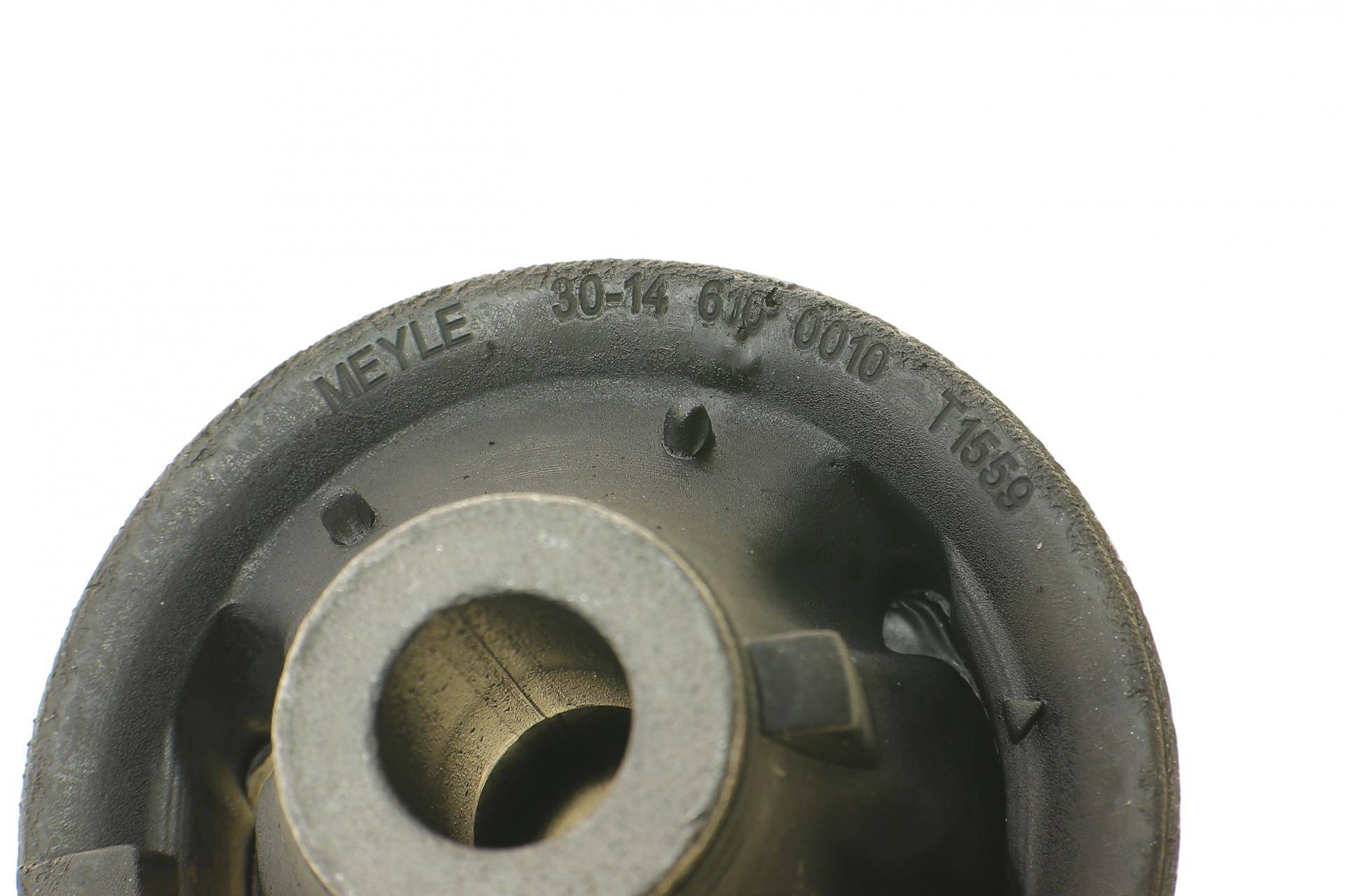 Сайлентблок важеля (переднього/знизу/ззаду) Toyota Yaris 99-05