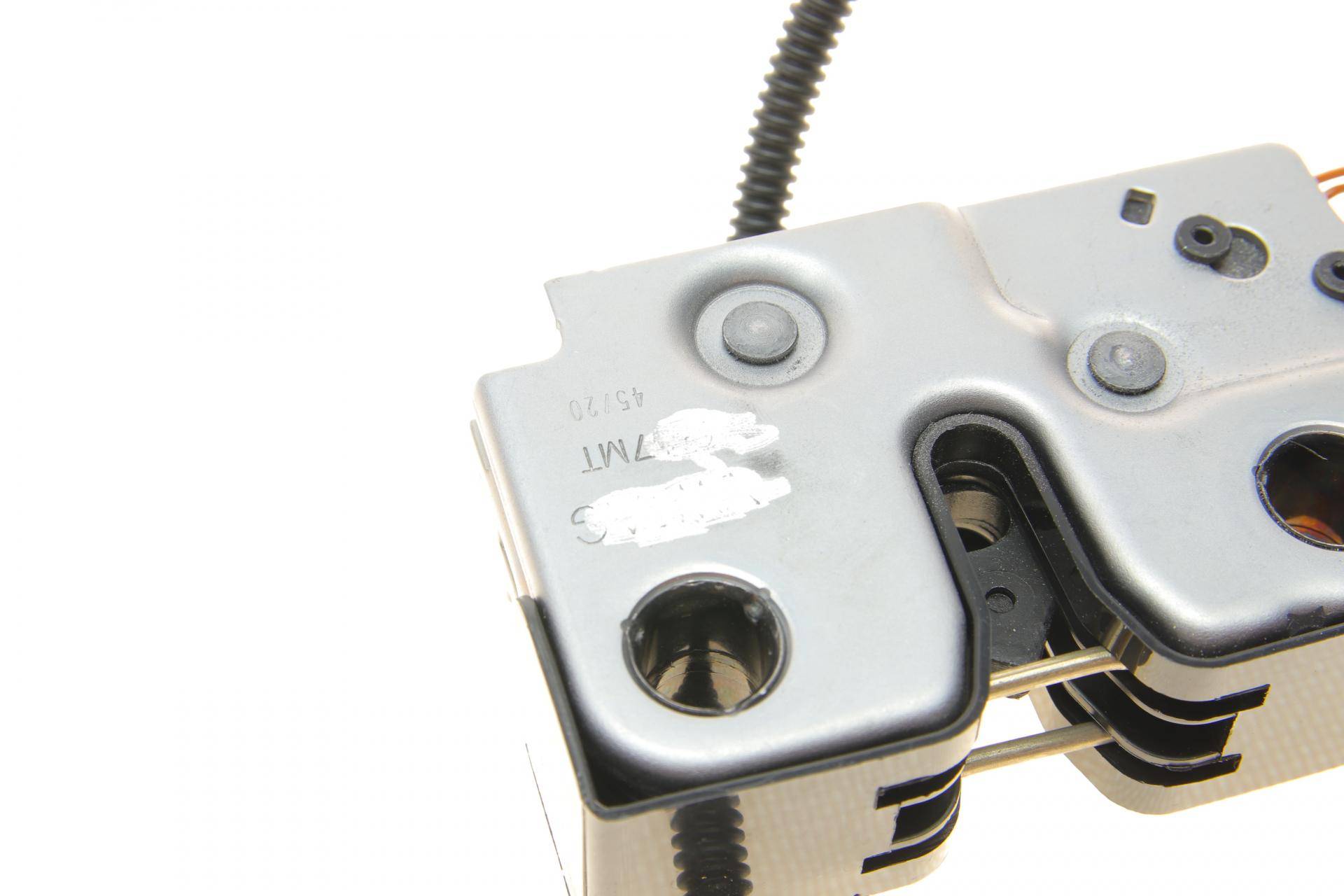 Замок капота VW Tiguan 07-18